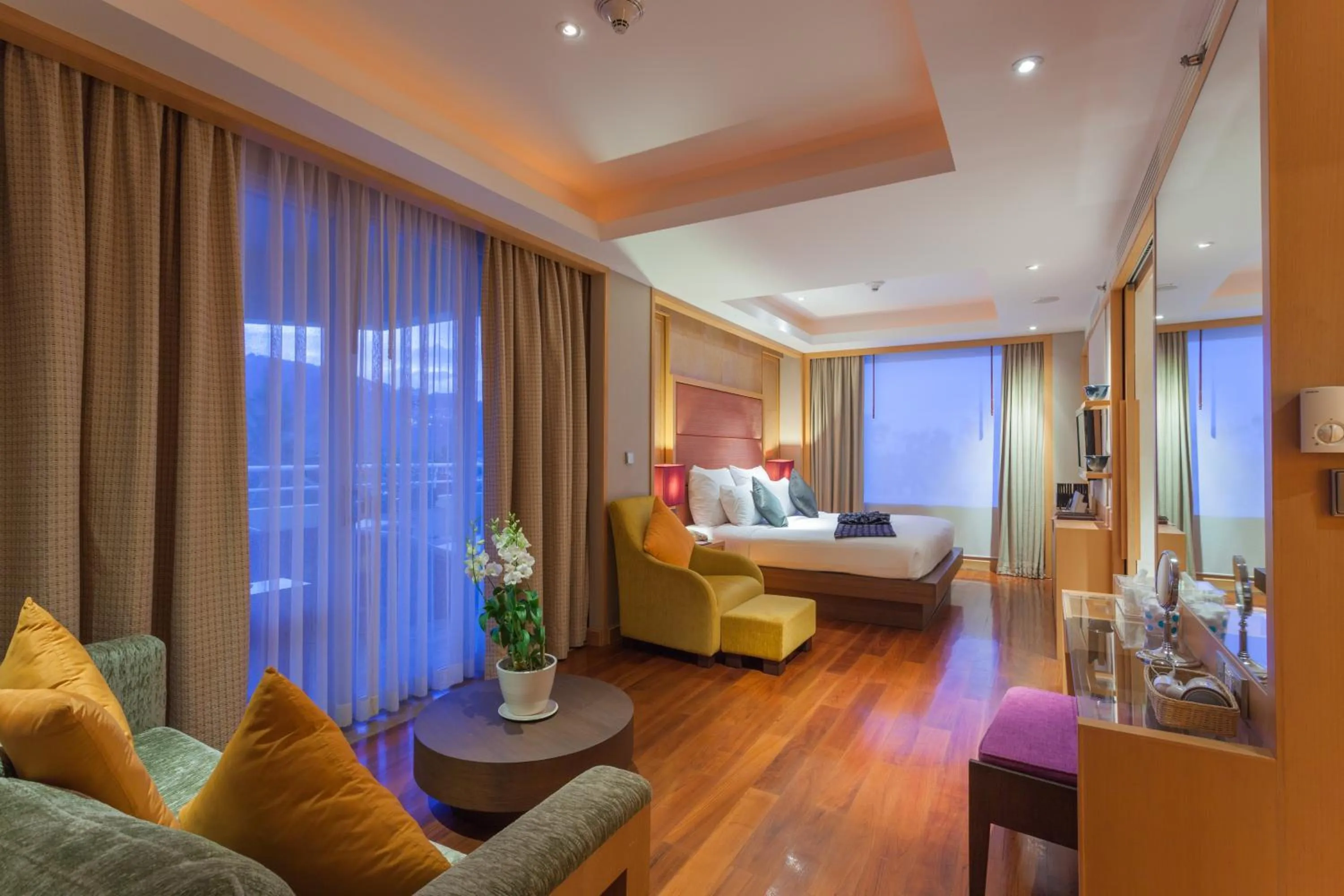 Photo of the whole room, Bed in Holiday Inn Resort Phuket by IHG