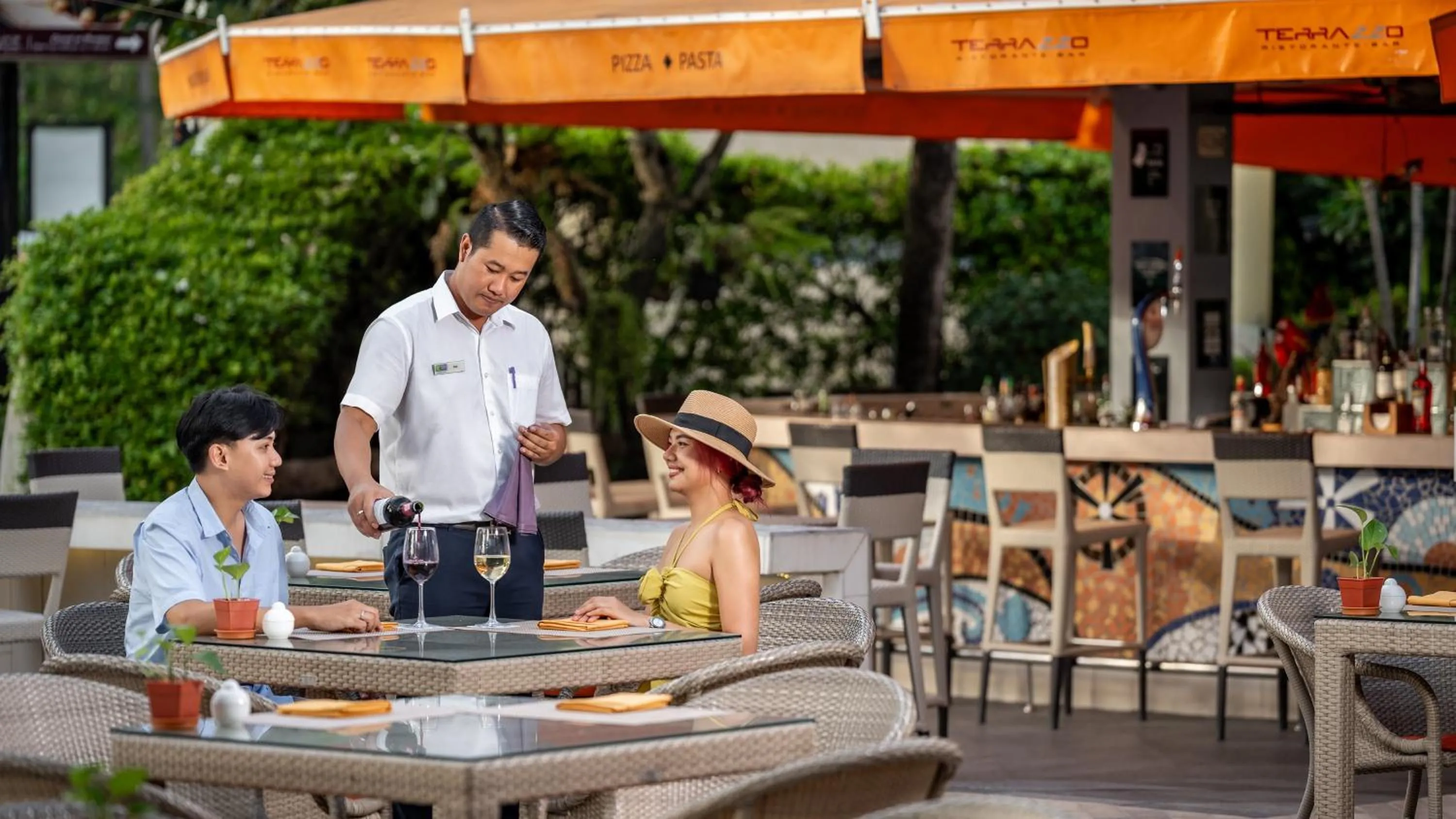 Restaurant/places to eat in Holiday Inn Resort Phuket by IHG