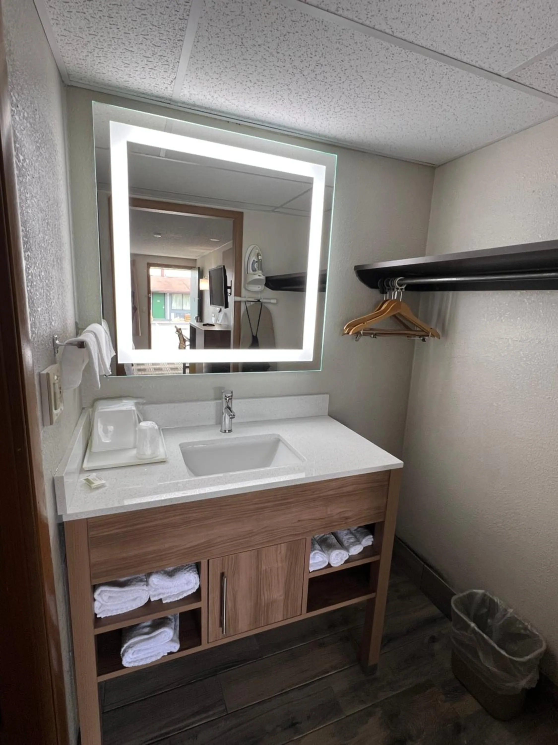 Days-Inn by Wyndham Liverpool-Syracuse