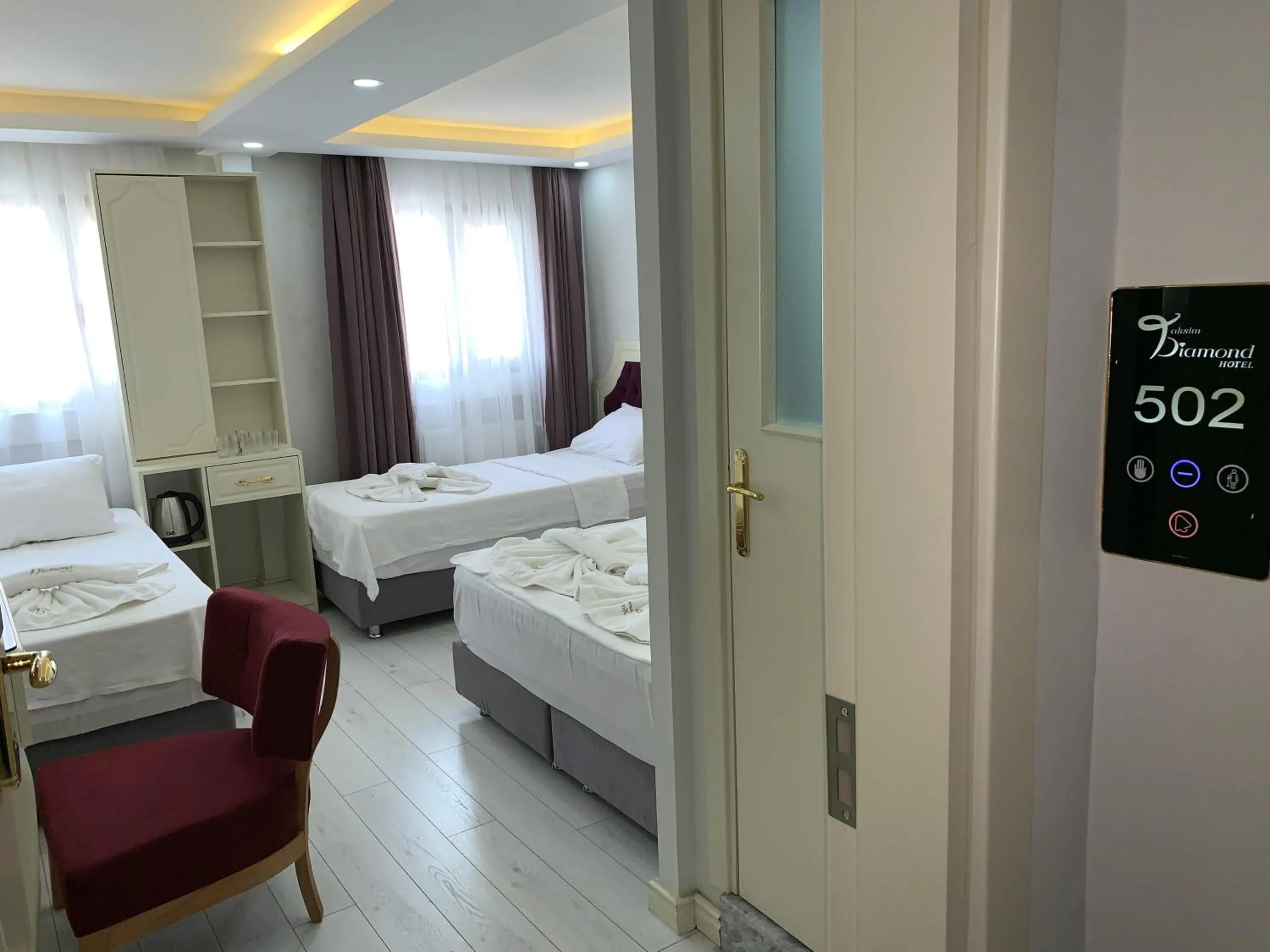 Photo of the whole room, Bed in taksim diamond hotel