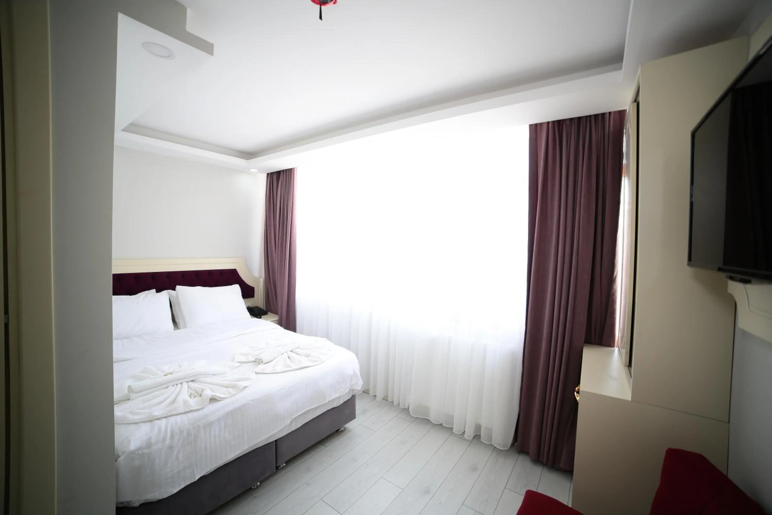 Photo of the whole room, Bed in taksim diamond hotel