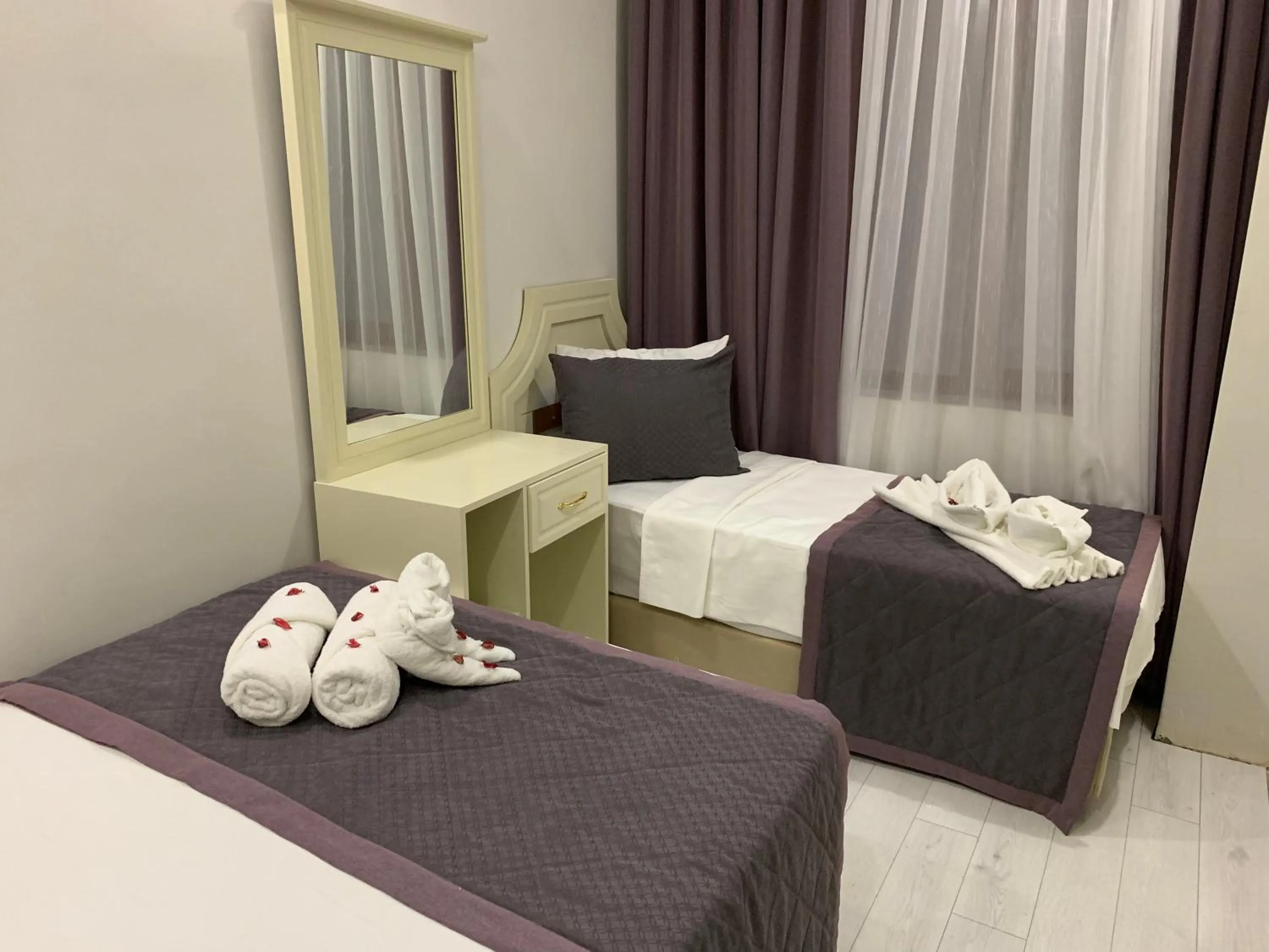 Bedroom, Bed in taksim diamond hotel