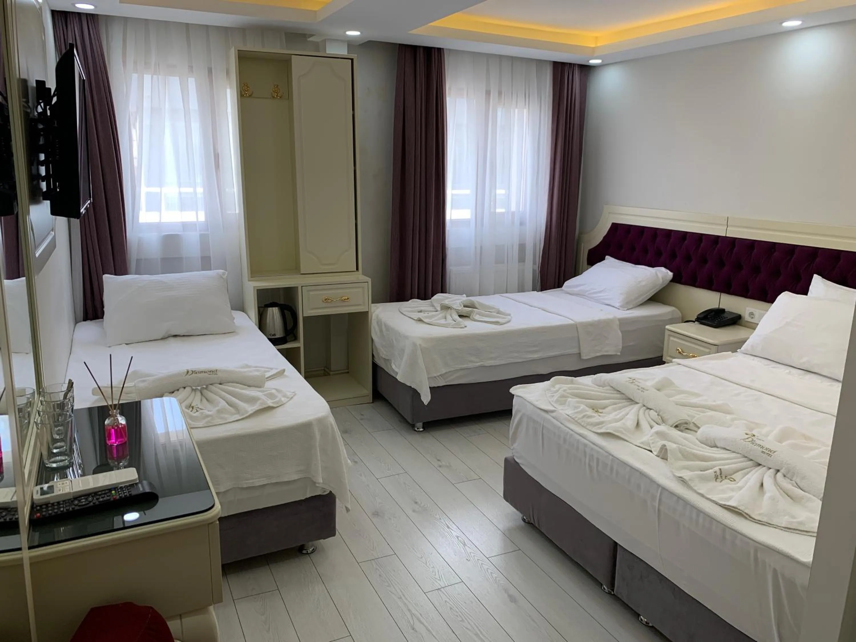 Photo of the whole room, Bed in taksim diamond hotel