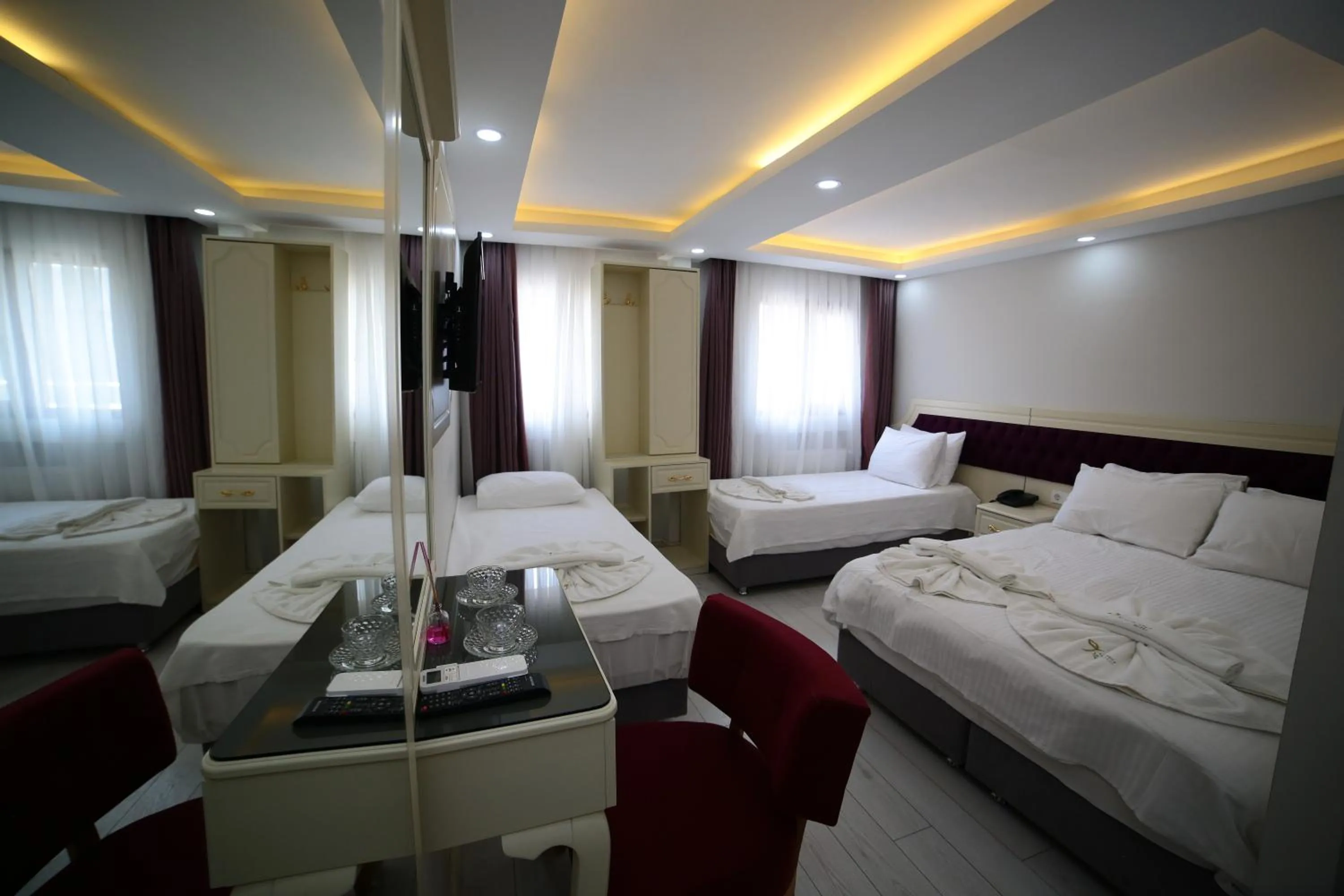 Photo of the whole room, Bed in taksim diamond hotel
