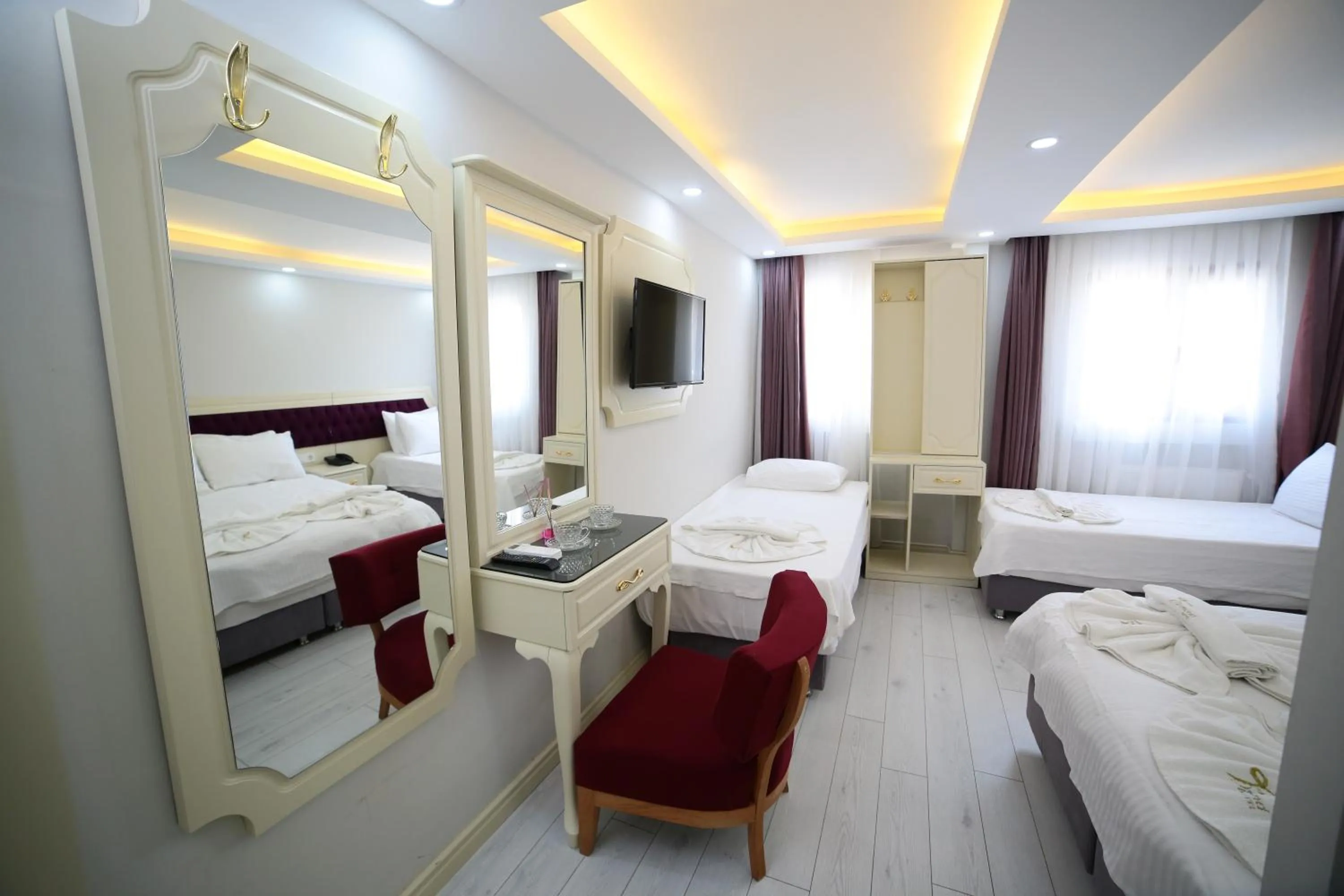 Photo of the whole room, Bed in taksim diamond hotel