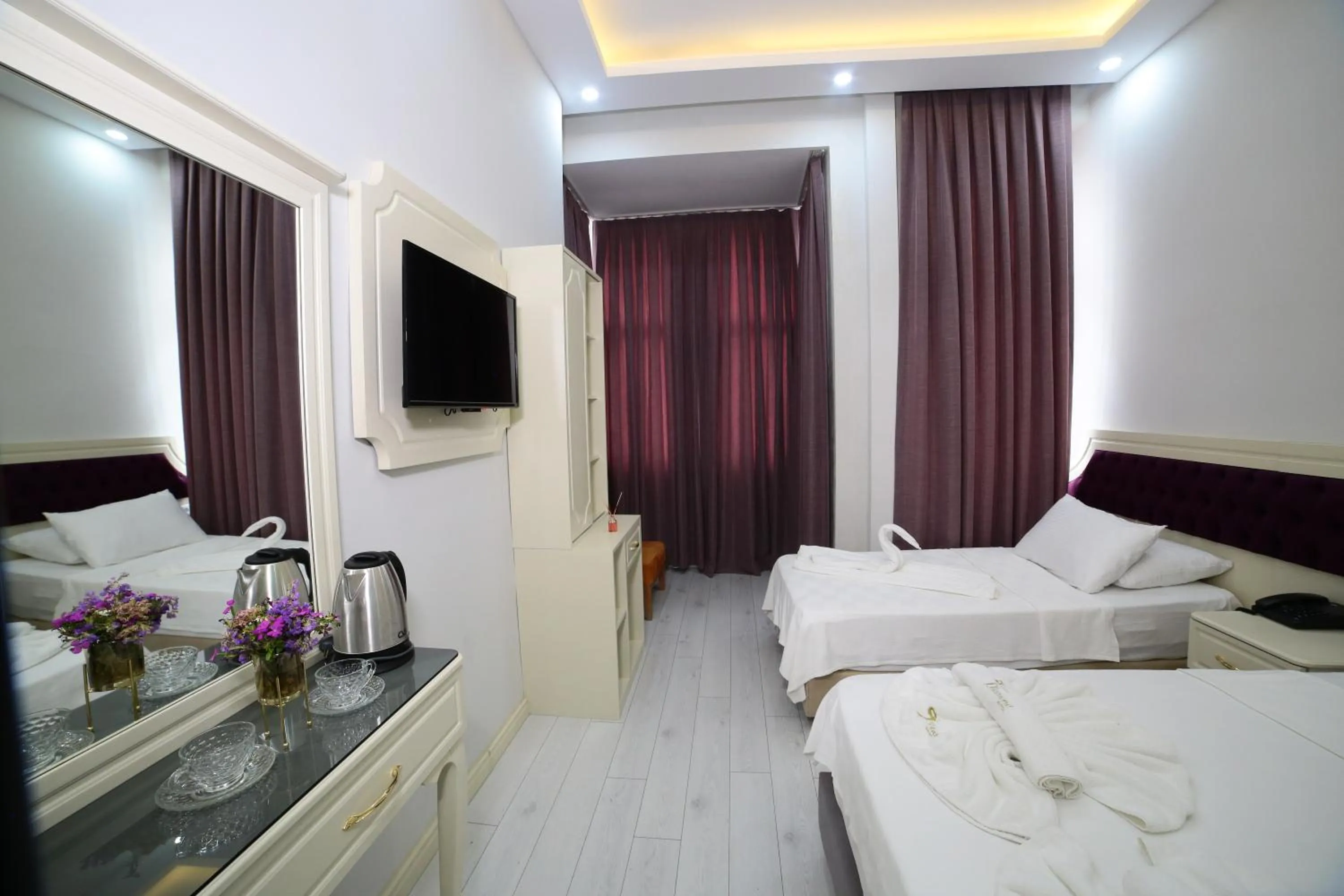 Photo of the whole room, Bed in taksim diamond hotel