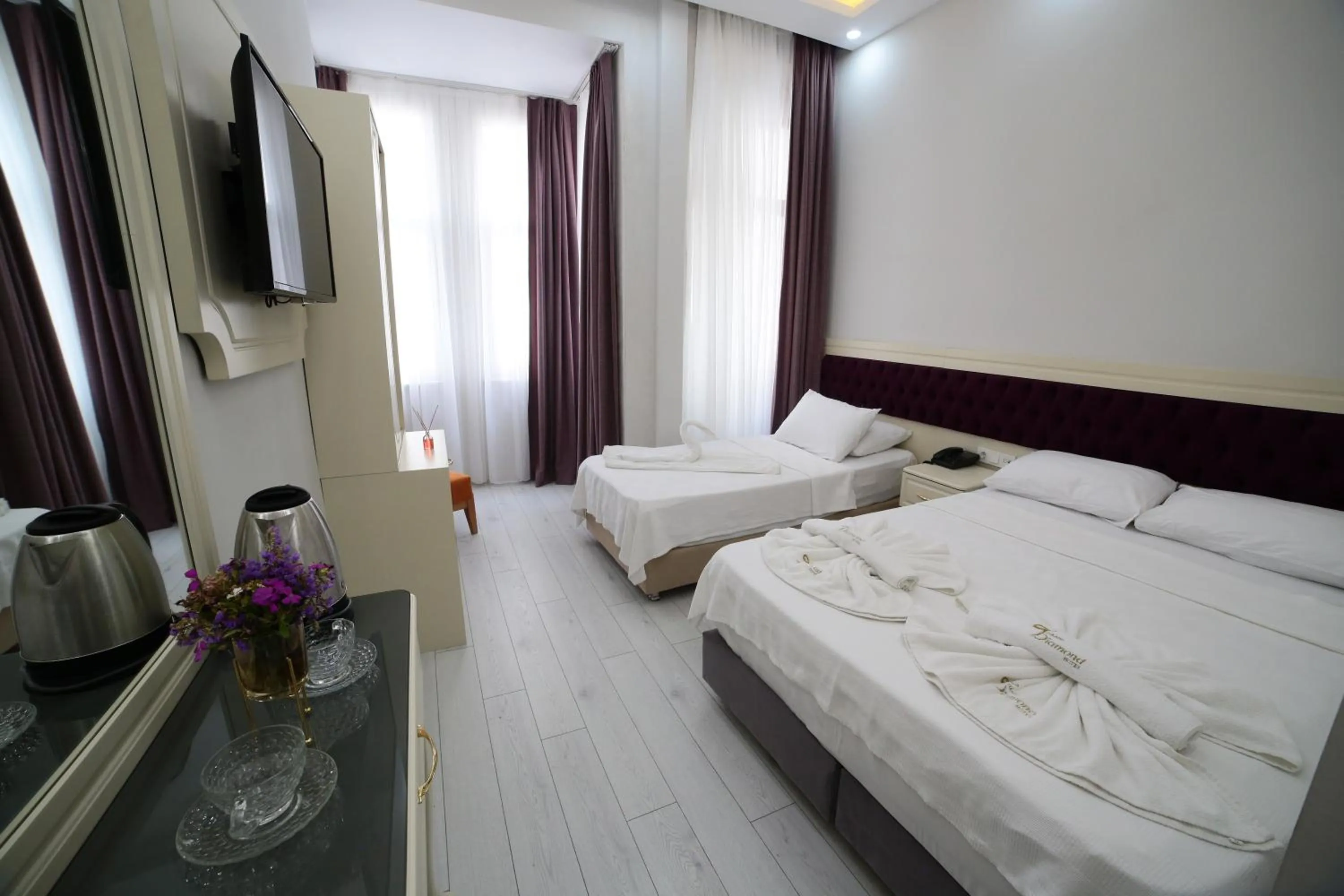 Photo of the whole room, Bed in taksim diamond hotel