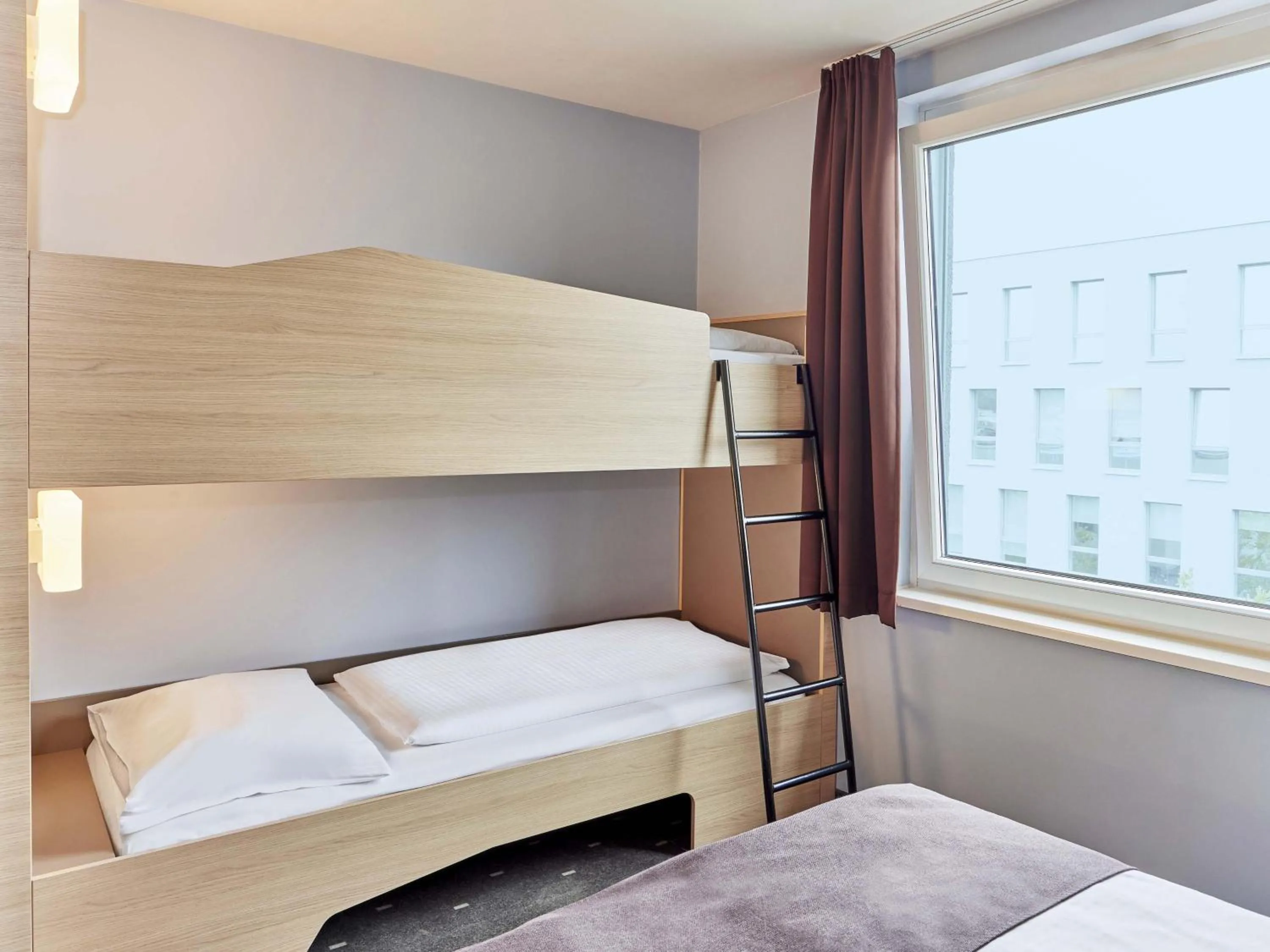 Photo of the whole room, Bed in B&B Hotel Saarbrücken-Hbf