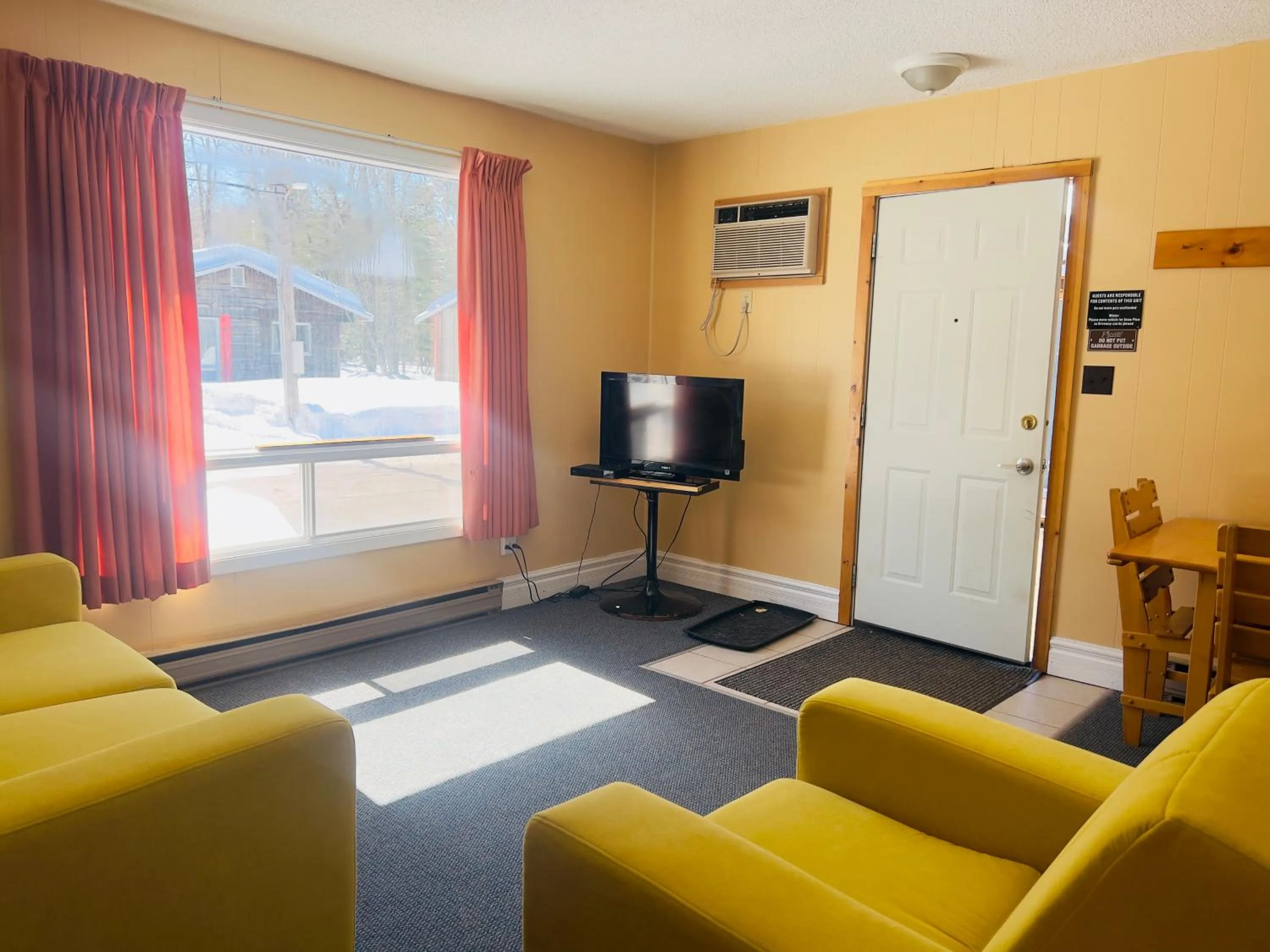 Living room in Glenview Cottages