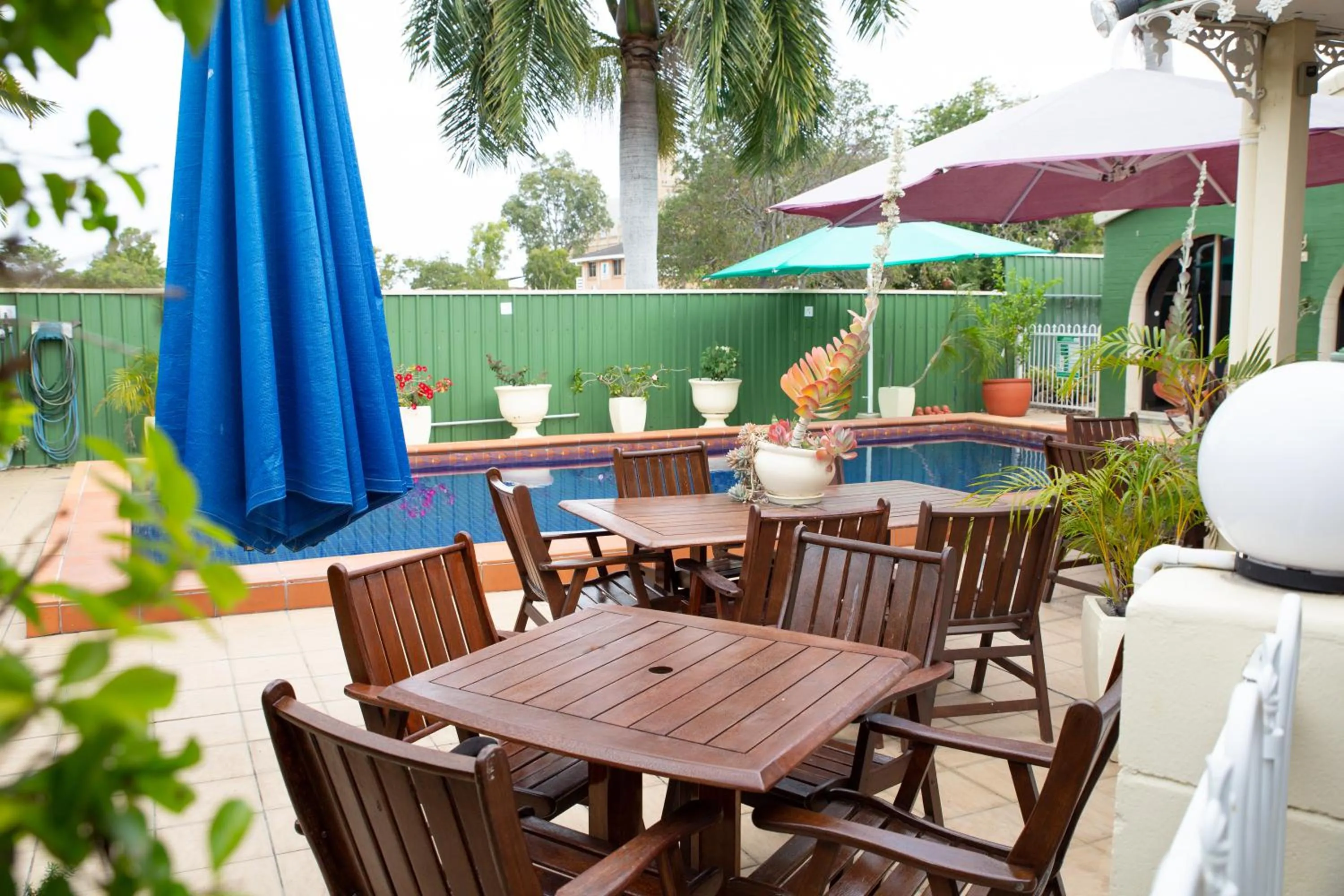 Swimming pool in Central Park Motel