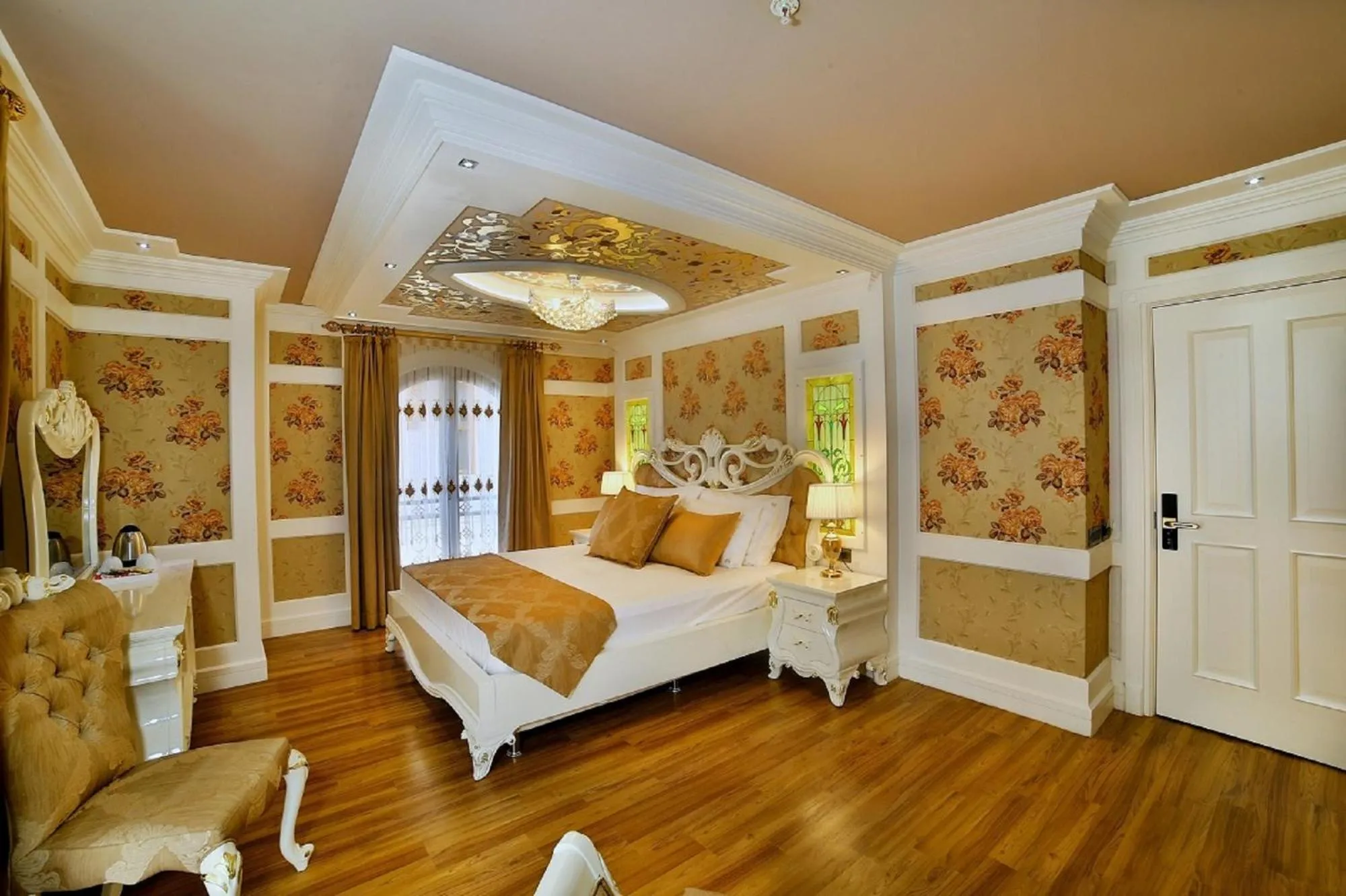 Photo of the whole room, Bed in Seven Hills Palace & Spa