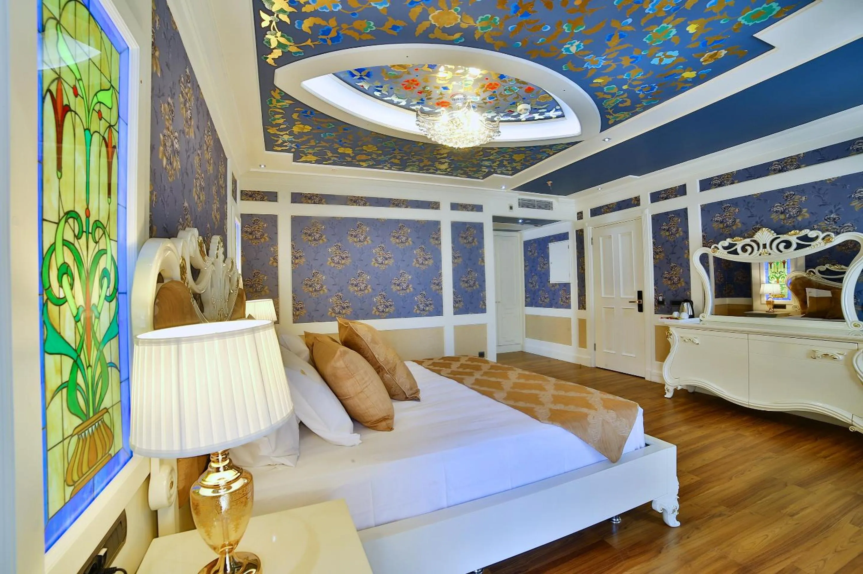Photo of the whole room, Bed in Seven Hills Palace & Spa
