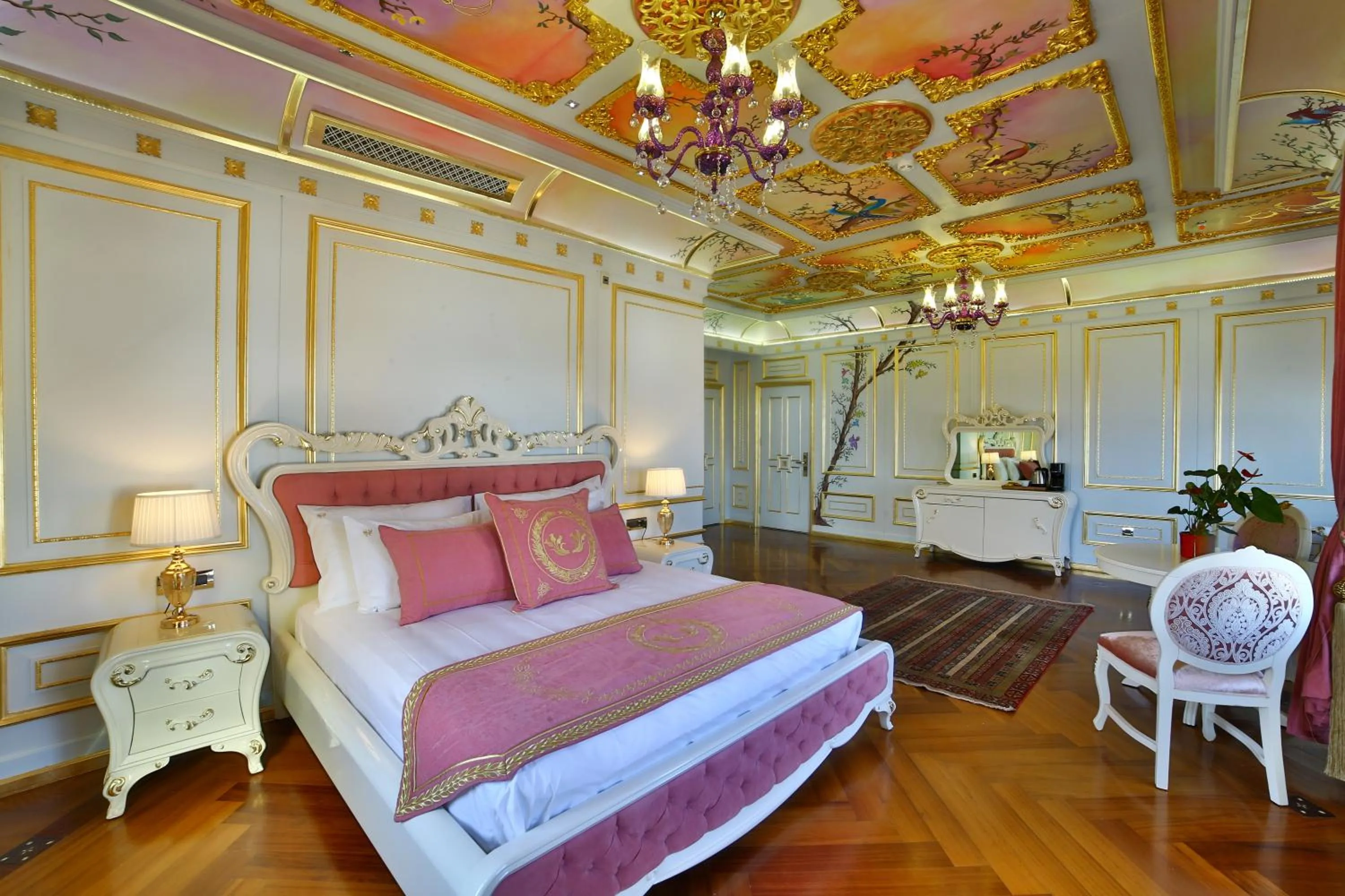 Bed in Seven Hills Palace & Spa
