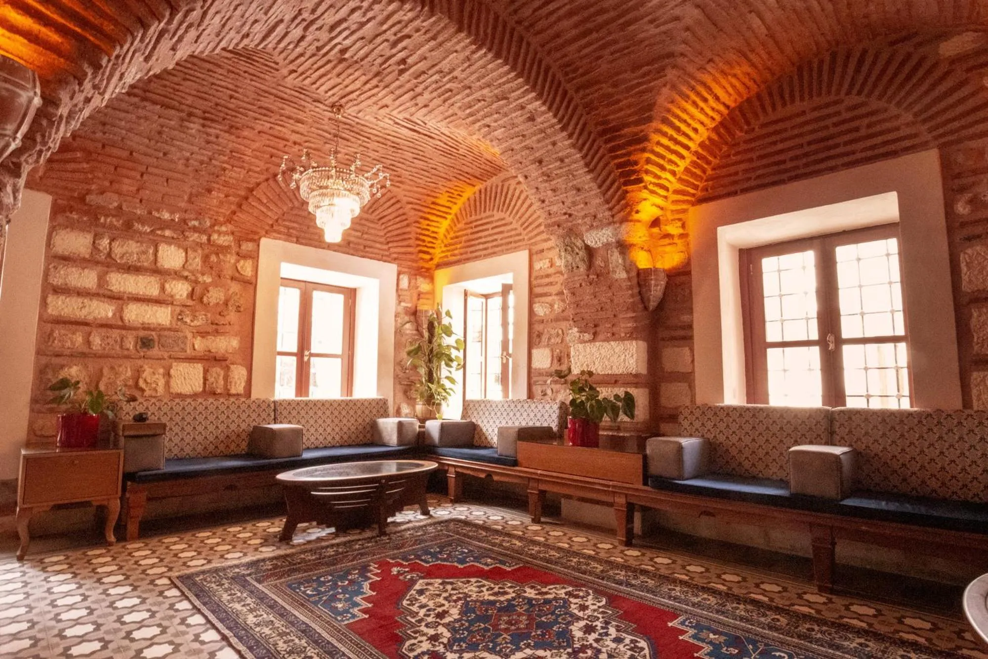 Library in Seven Hills Palace & Spa