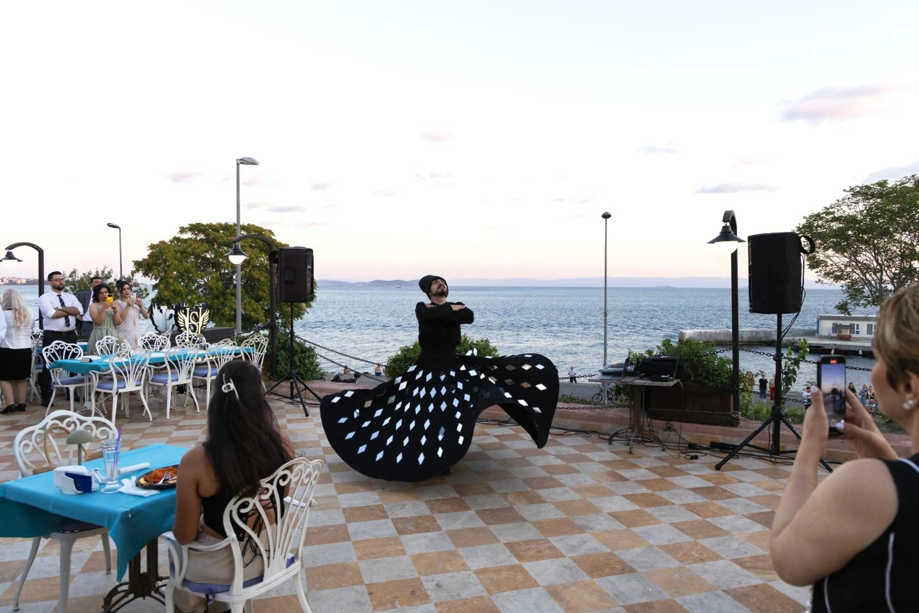 Restaurant/places to eat in Seven Hills Palace & Spa