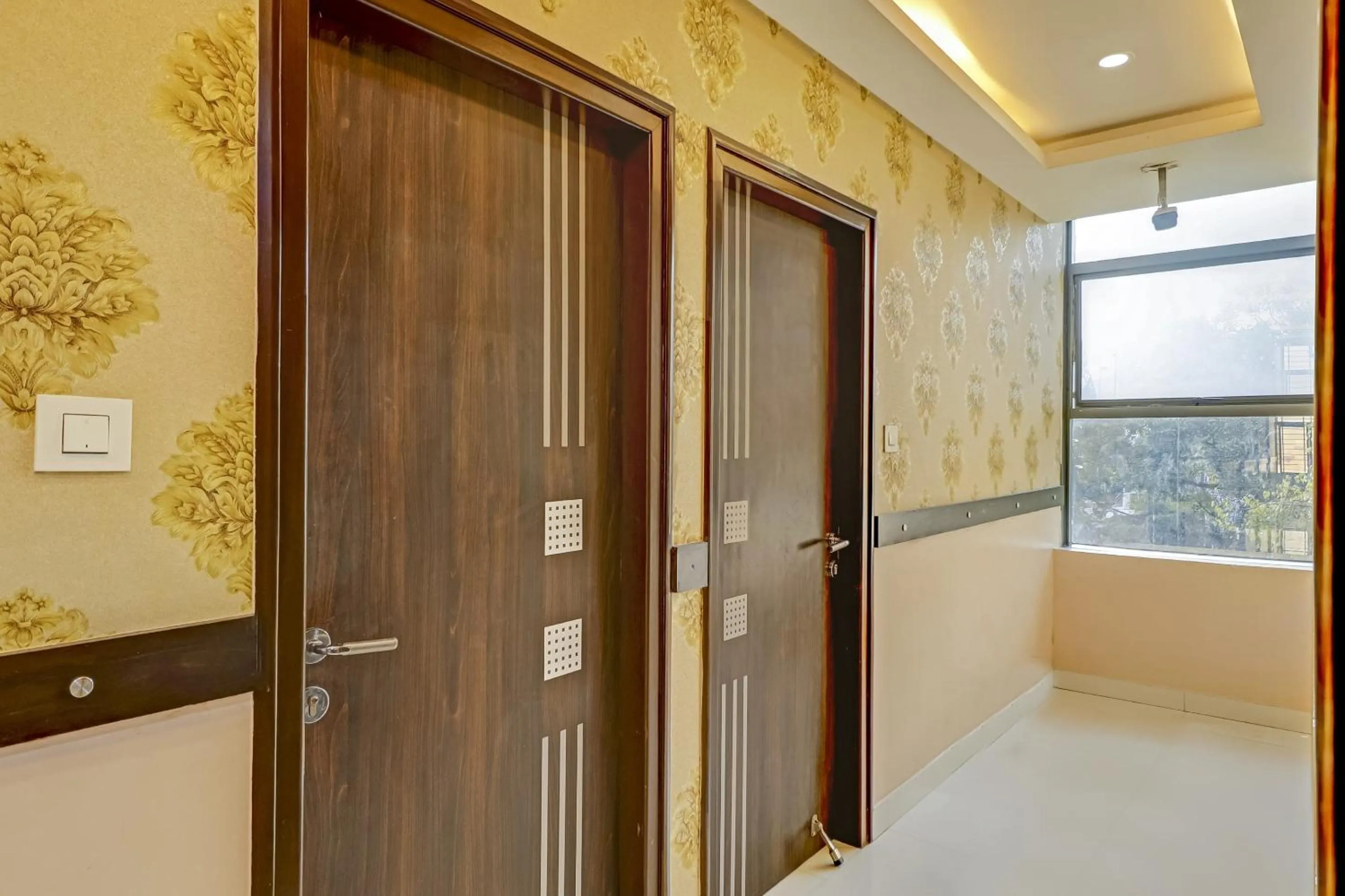 Lobby or reception in Super Capital O Champion Lotus Near Mantri Square Mall