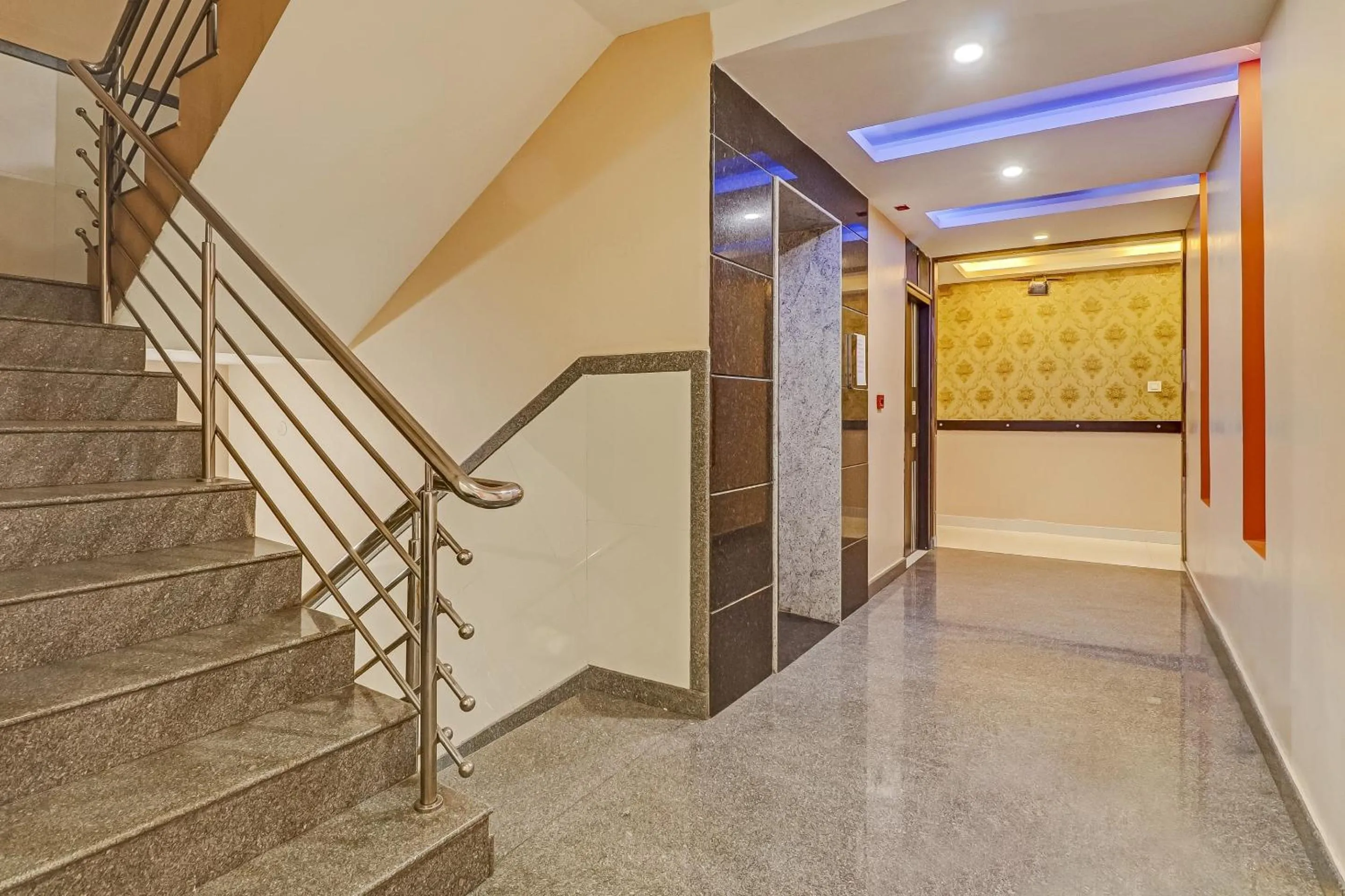 Lobby or reception in Super Capital O Champion Lotus Near Mantri Square Mall