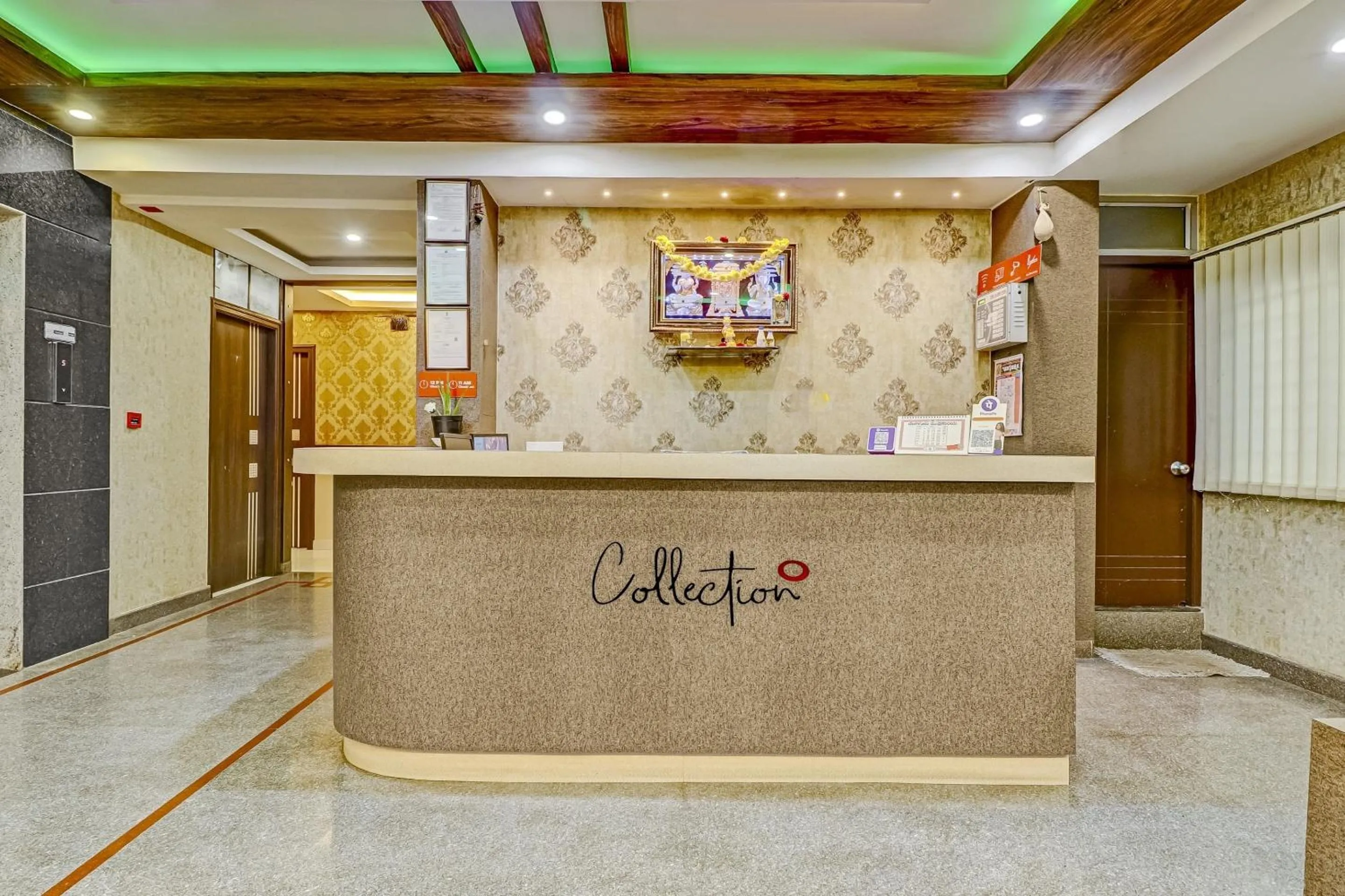 Lobby or reception in Super Capital O Champion Lotus Near Mantri Square Mall