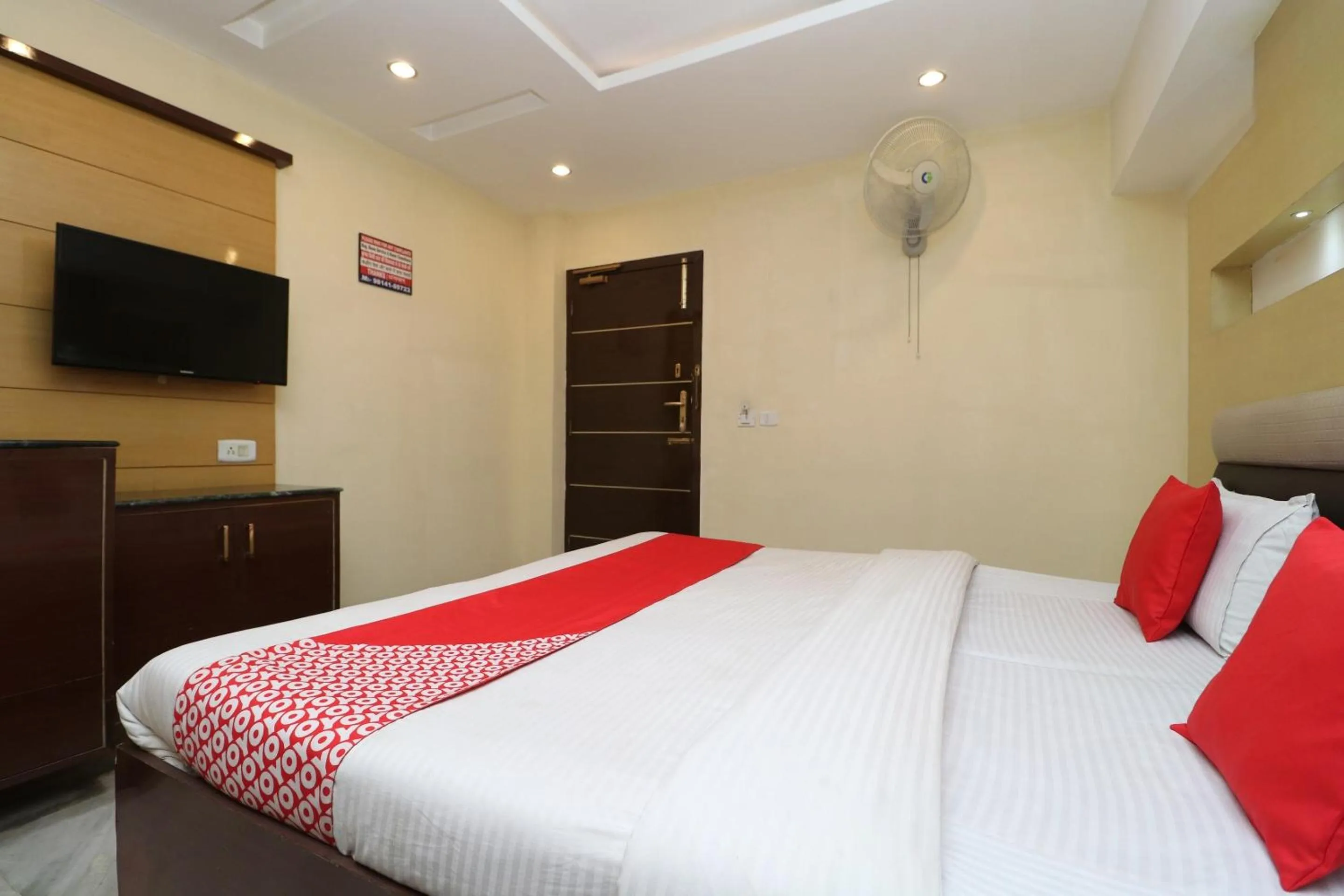 Bedroom, Bed in HOTEL O Vivek International Hotel