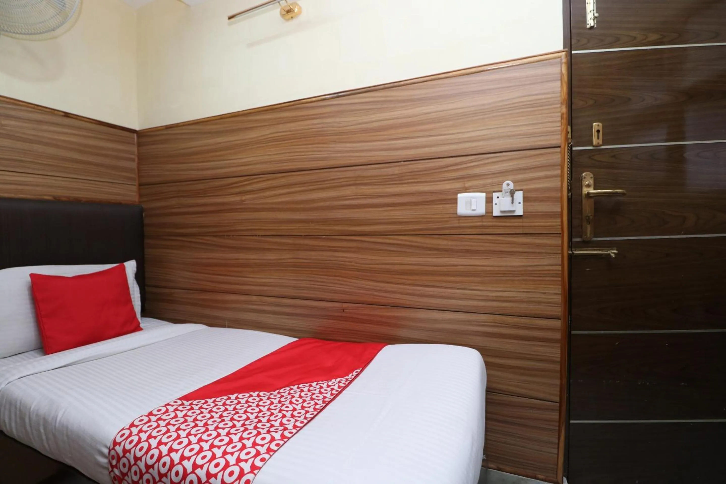 Bedroom, Bed in HOTEL O Vivek International Hotel