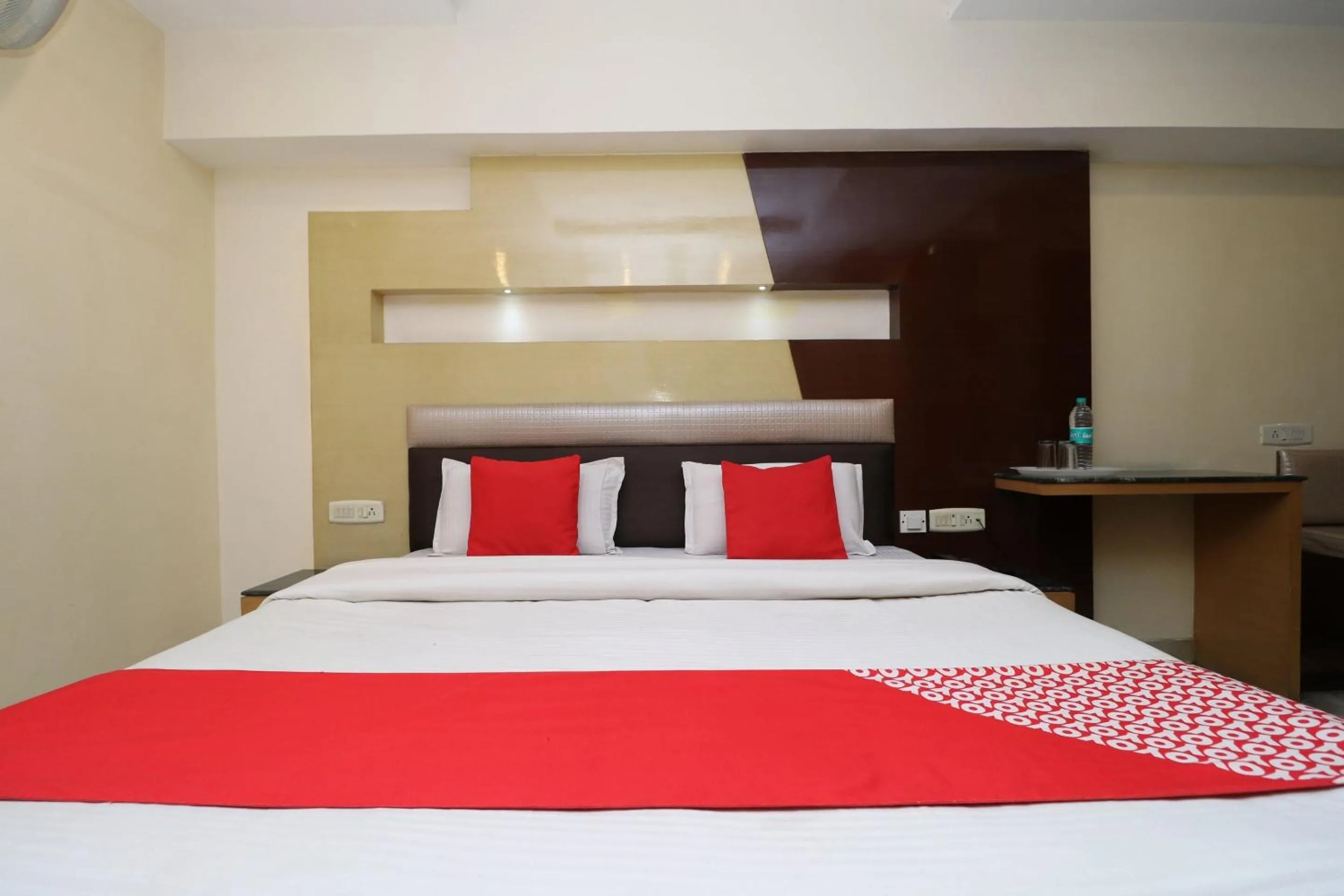 Lobby or reception, Bed in HOTEL O Vivek International Hotel