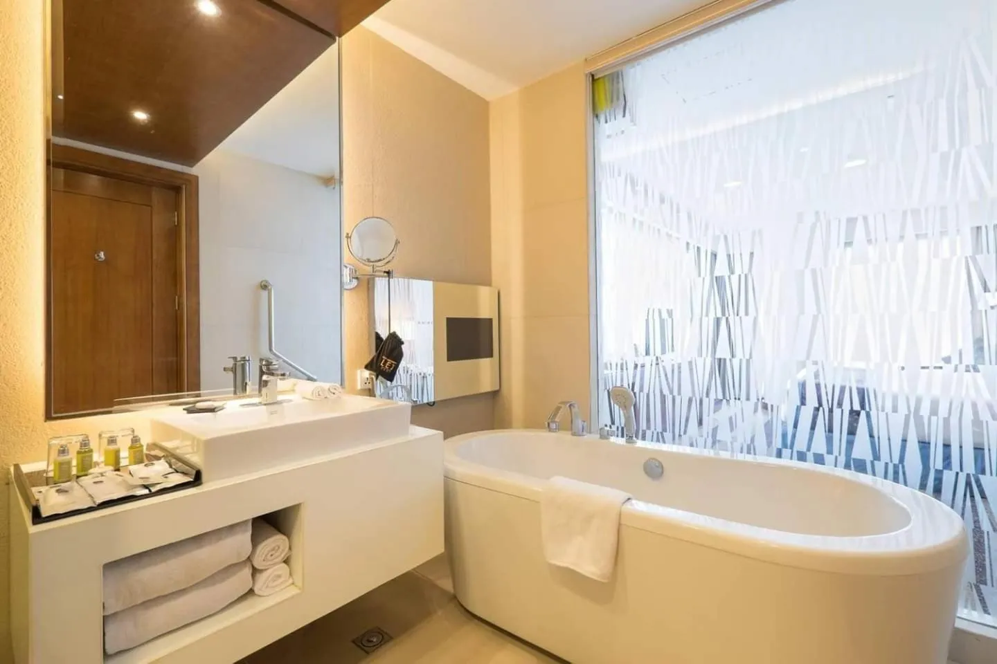 Bath in Lex Hotel Cebu