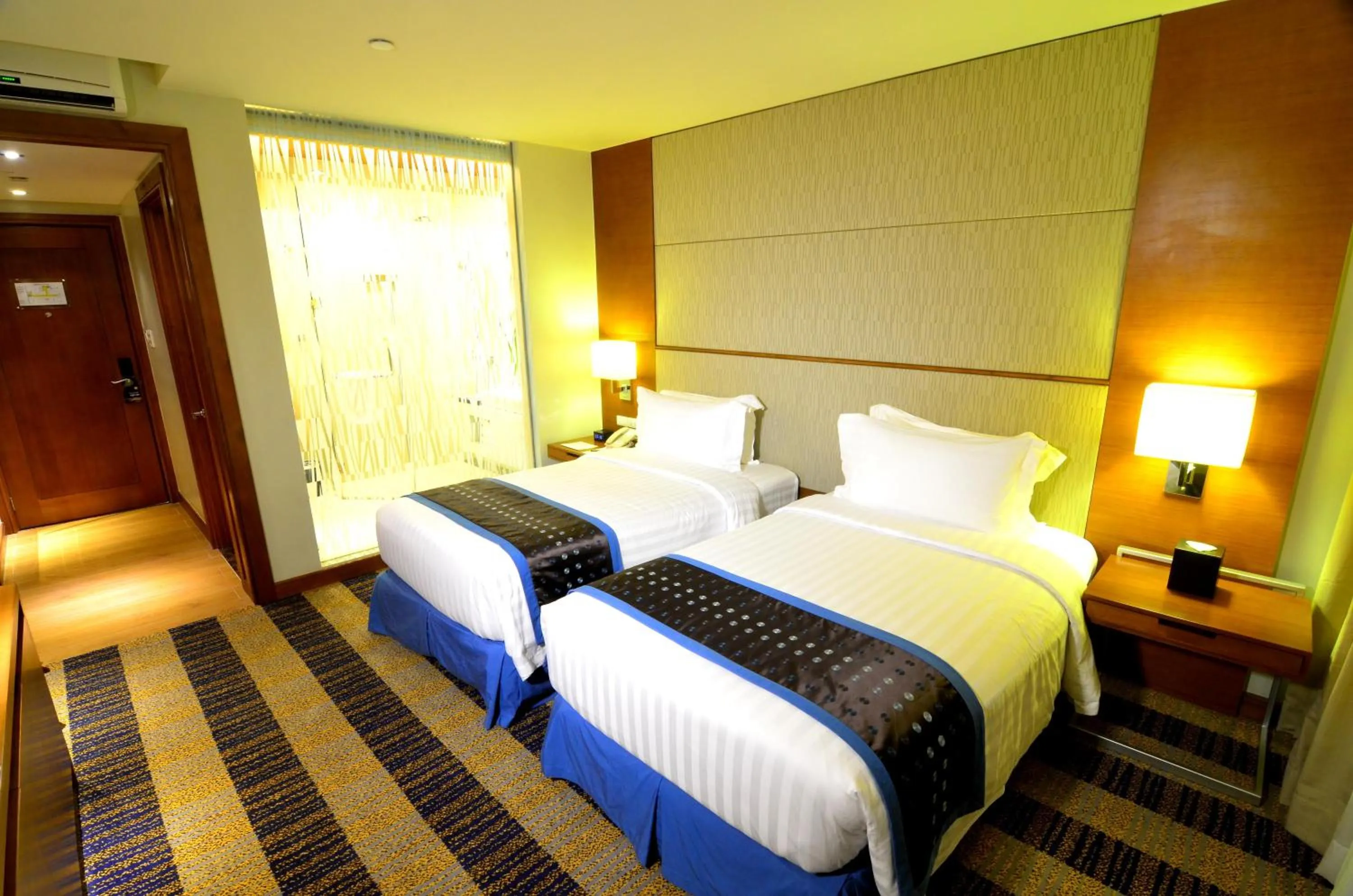 Bed in Lex Hotel Cebu