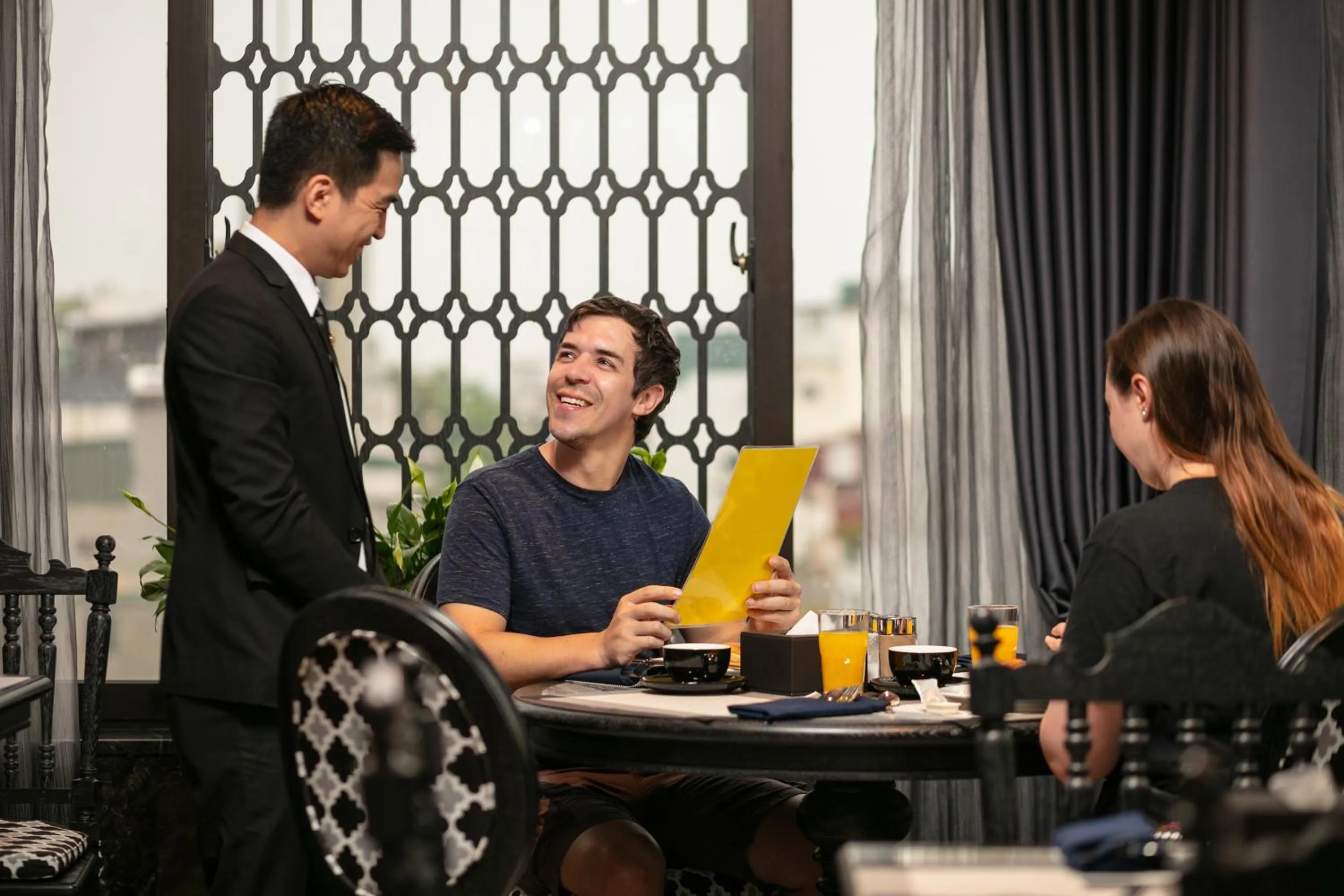 Restaurant/places to eat in Hanoi Esplendor Hotel and Spa