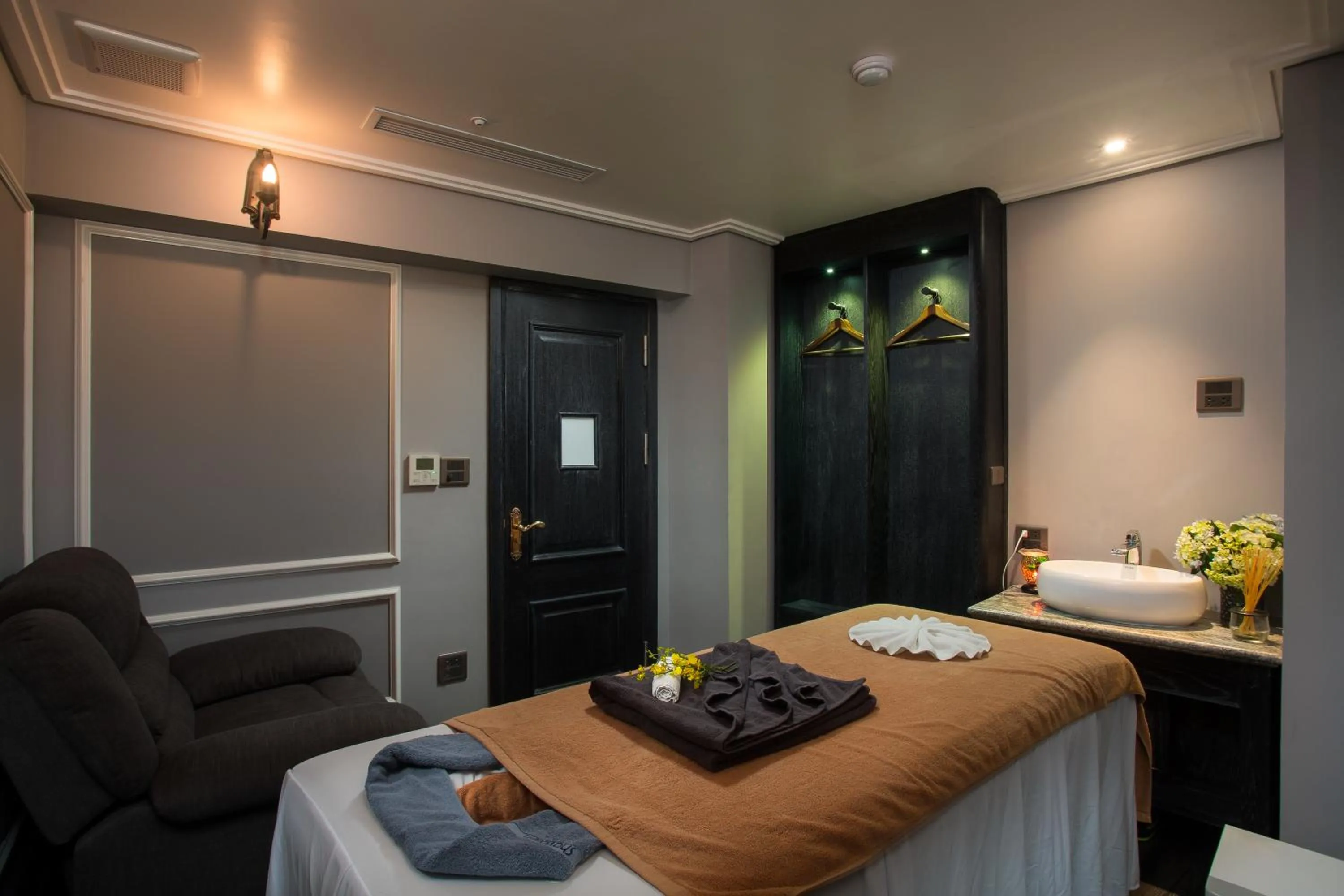 Massage, Bed in Hanoi Esplendor Hotel and Spa