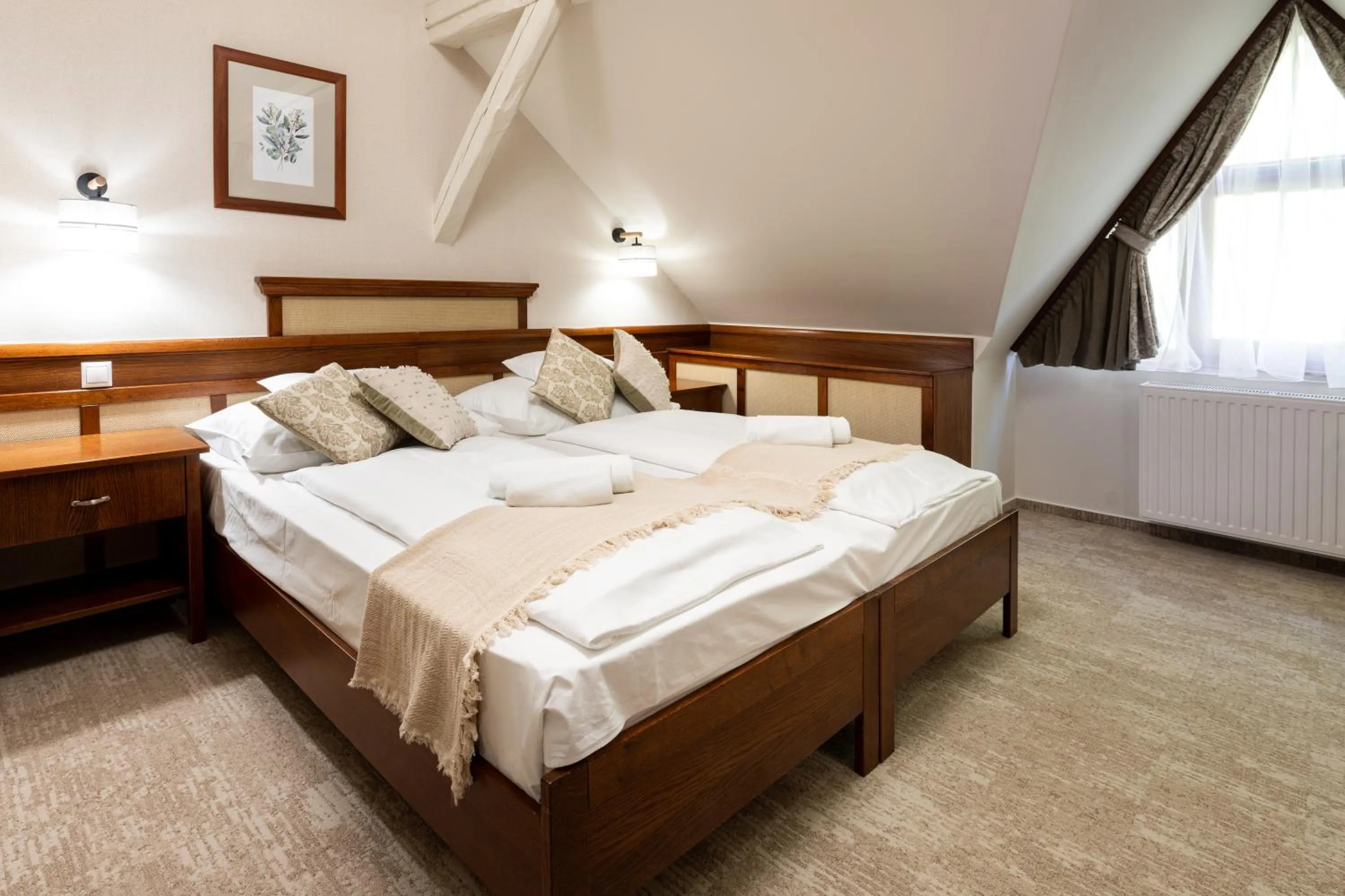 Bed in Hotel Kardosfa