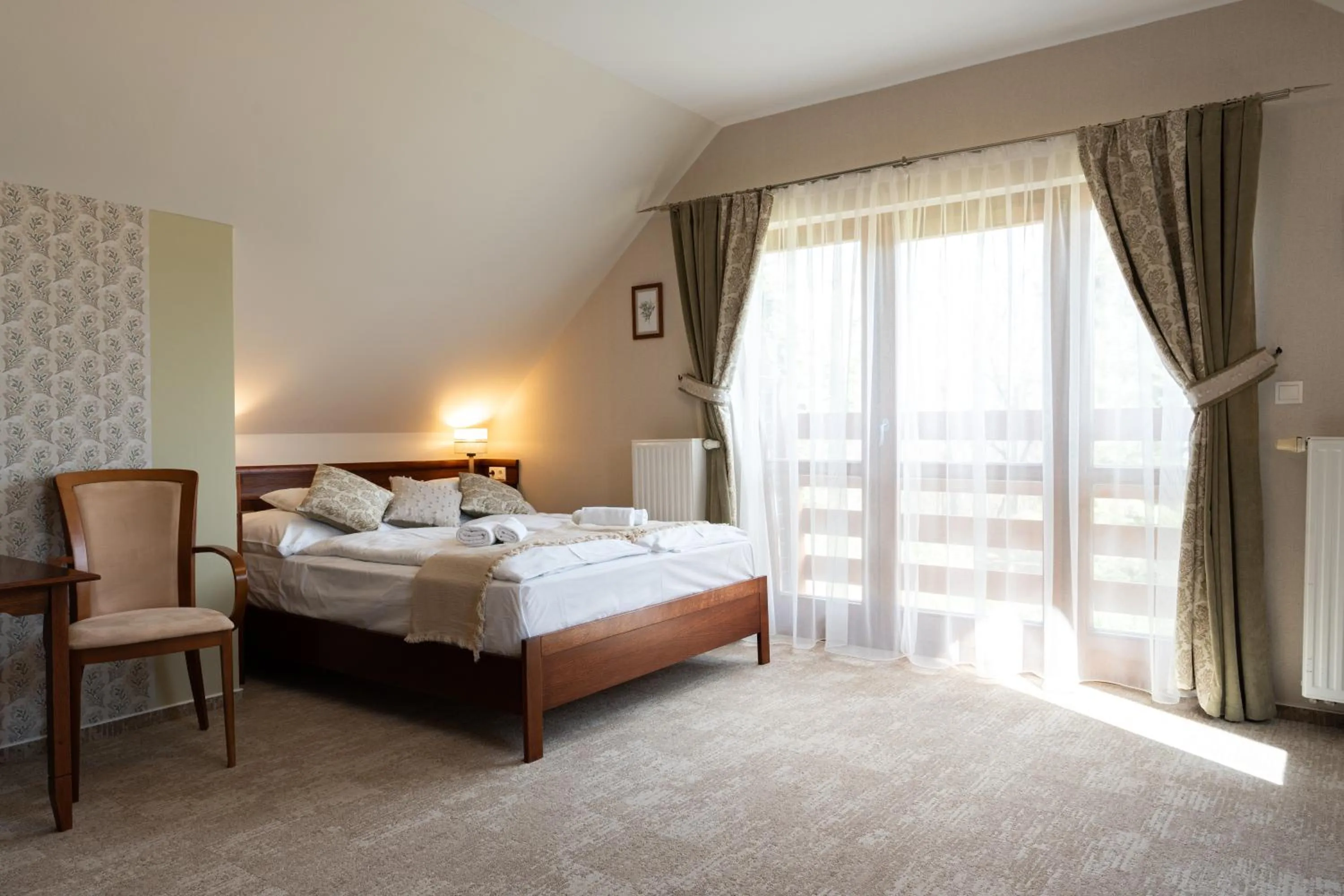 Bed in Hotel Kardosfa