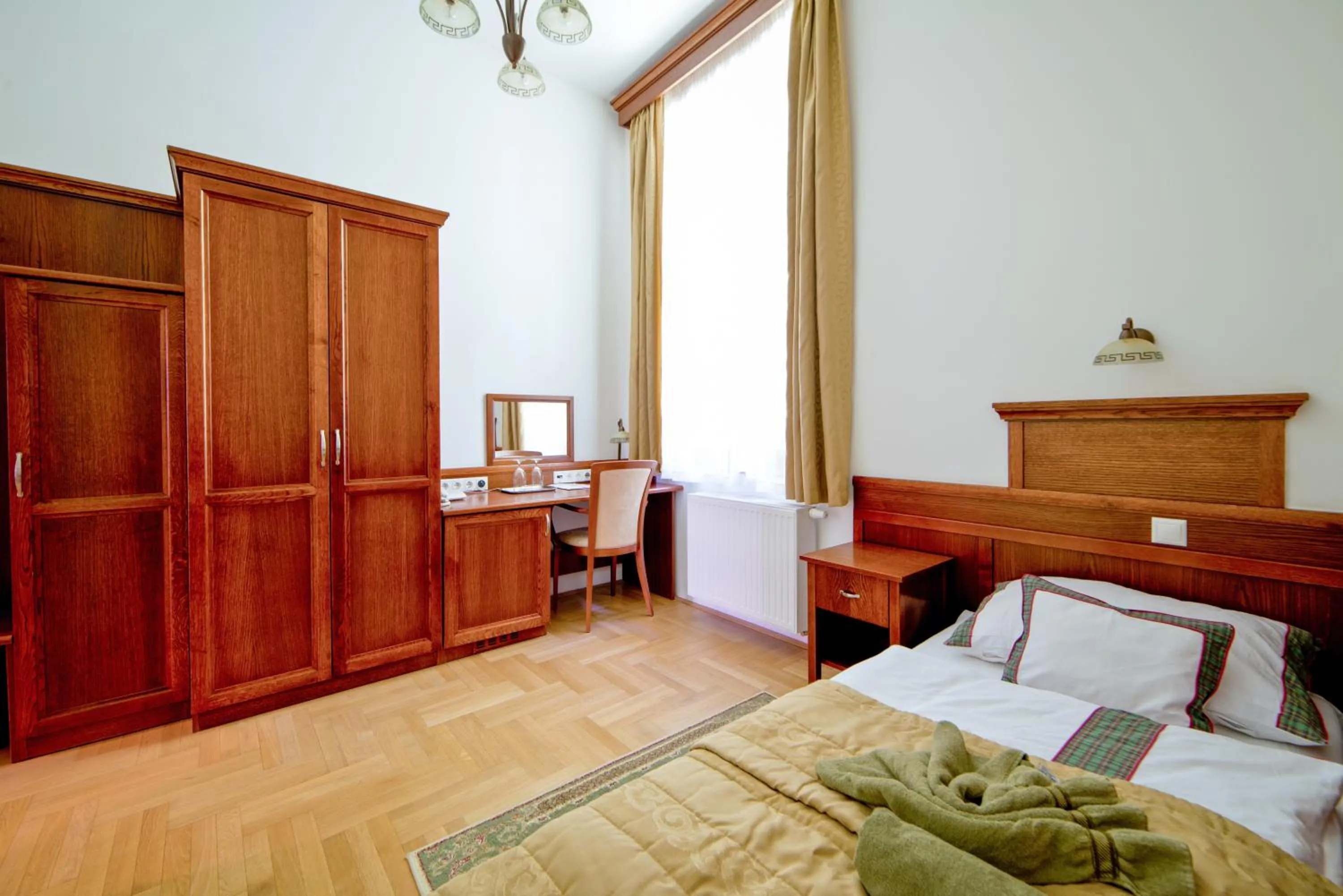 Economy Double or Twin Room in Hotel Kardosfa