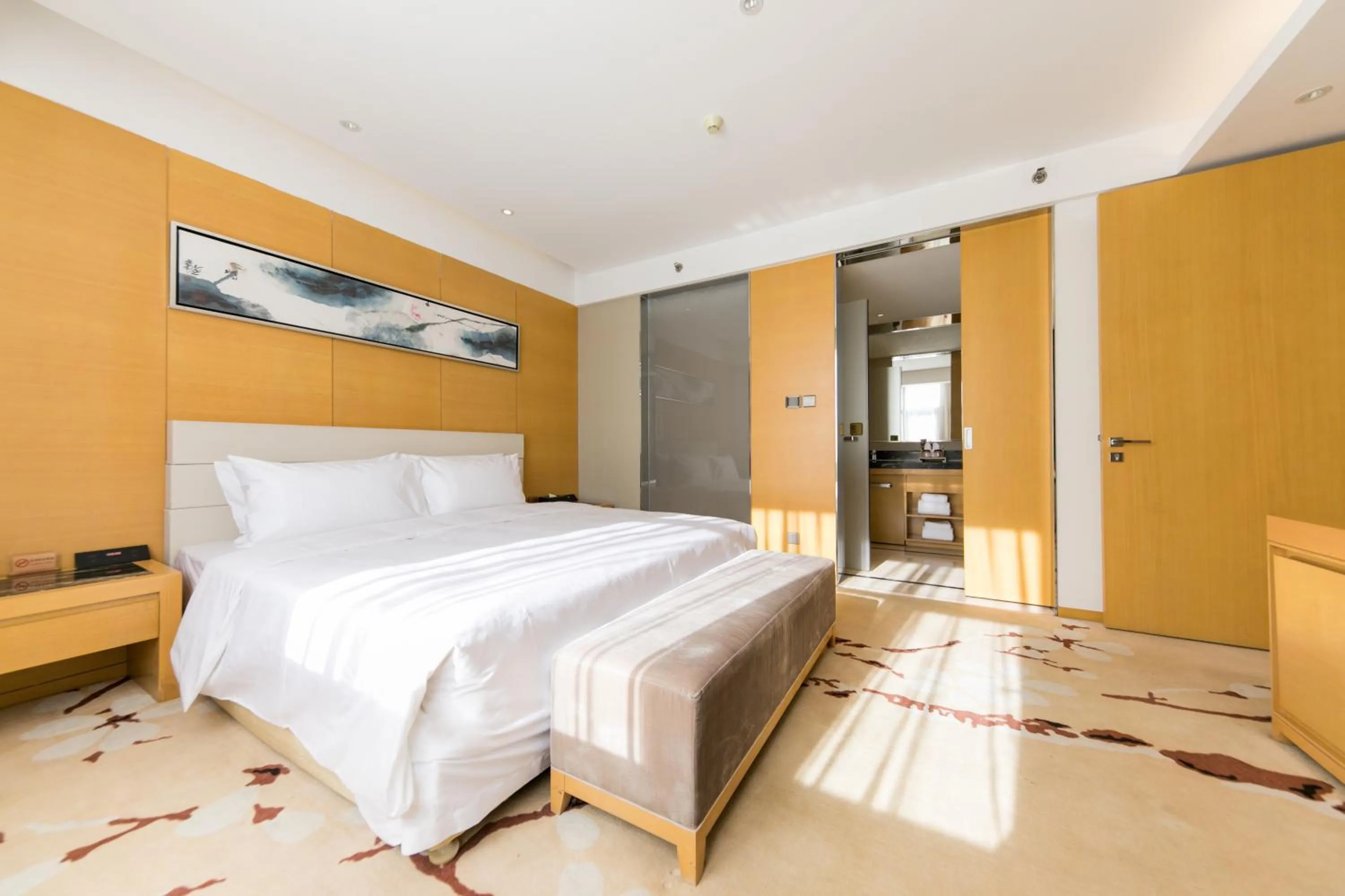 Bed in Mercure Beijing Chang An West