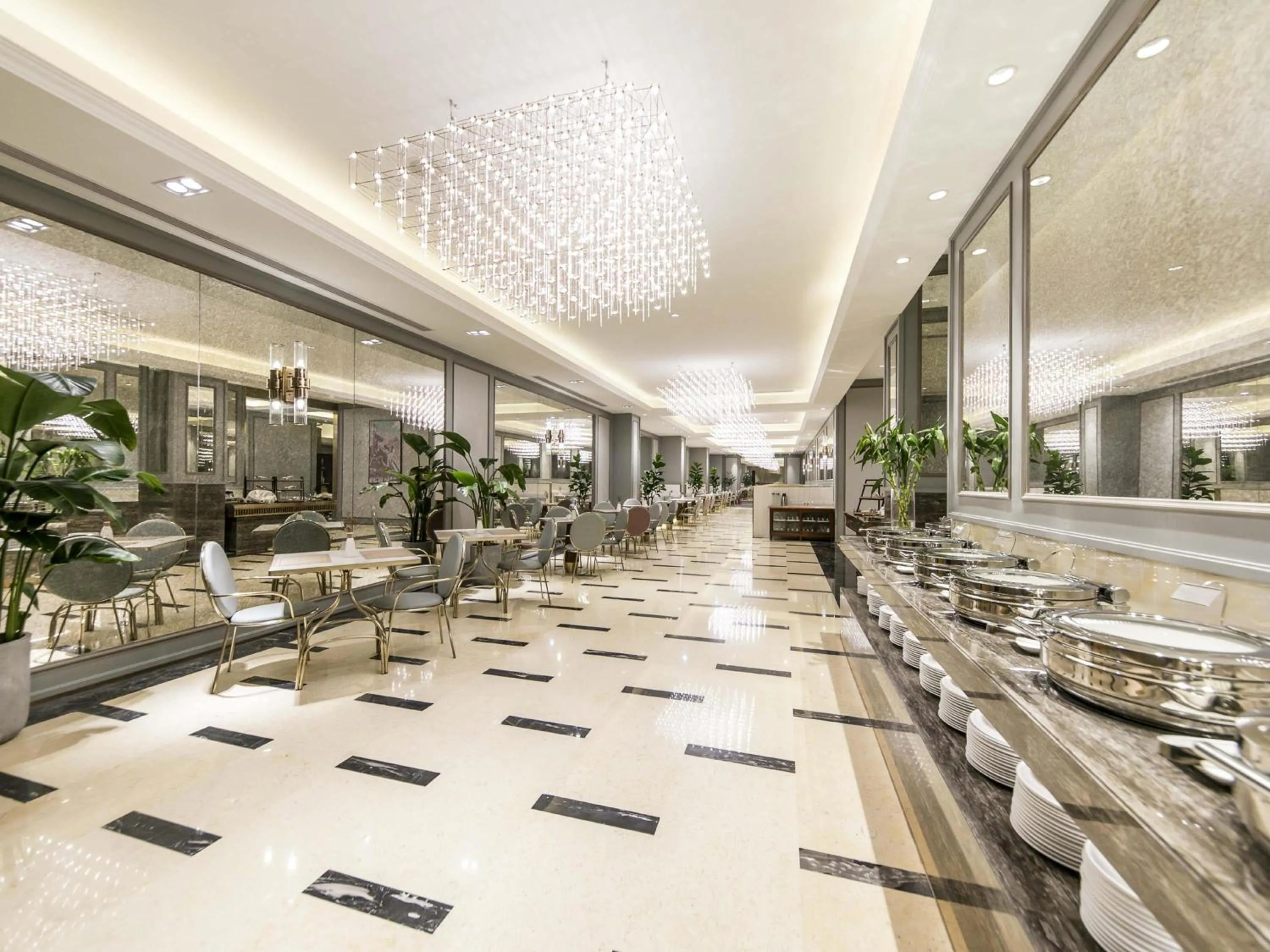 Restaurant/places to eat in Mercure Beijing Chang An West