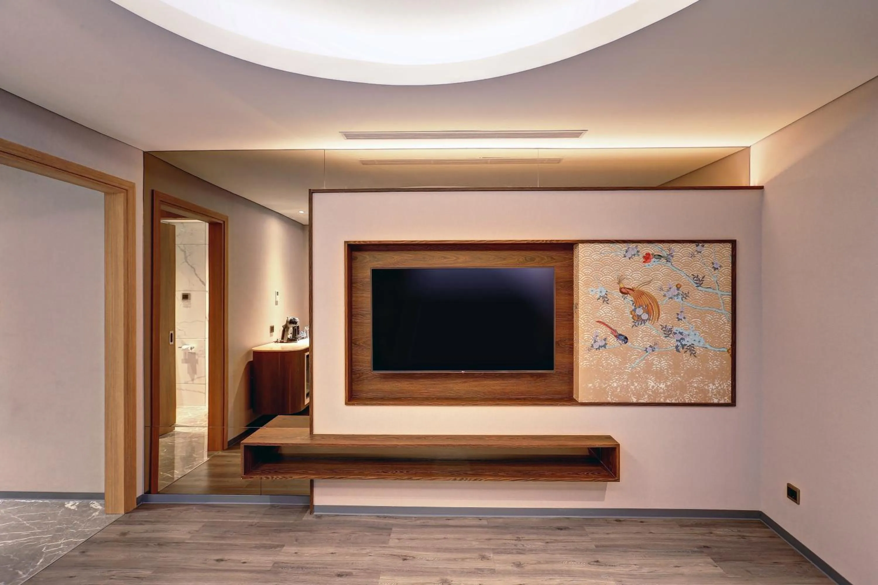 Communal lounge/ TV room, Bed in Mercure Jakarta Gatot Subroto