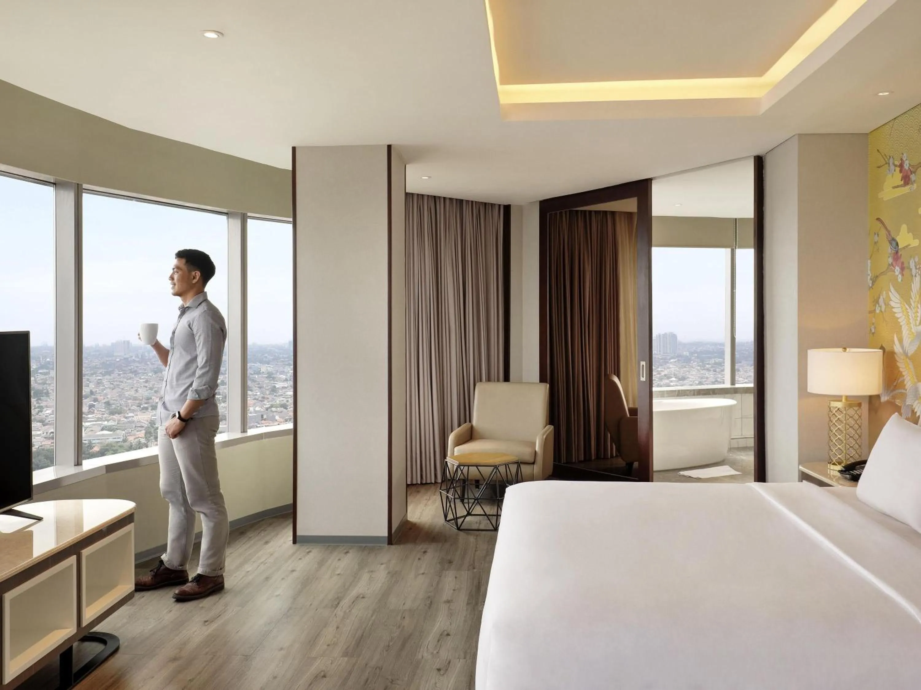 Photo of the whole room, Bed in Mercure Jakarta Gatot Subroto
