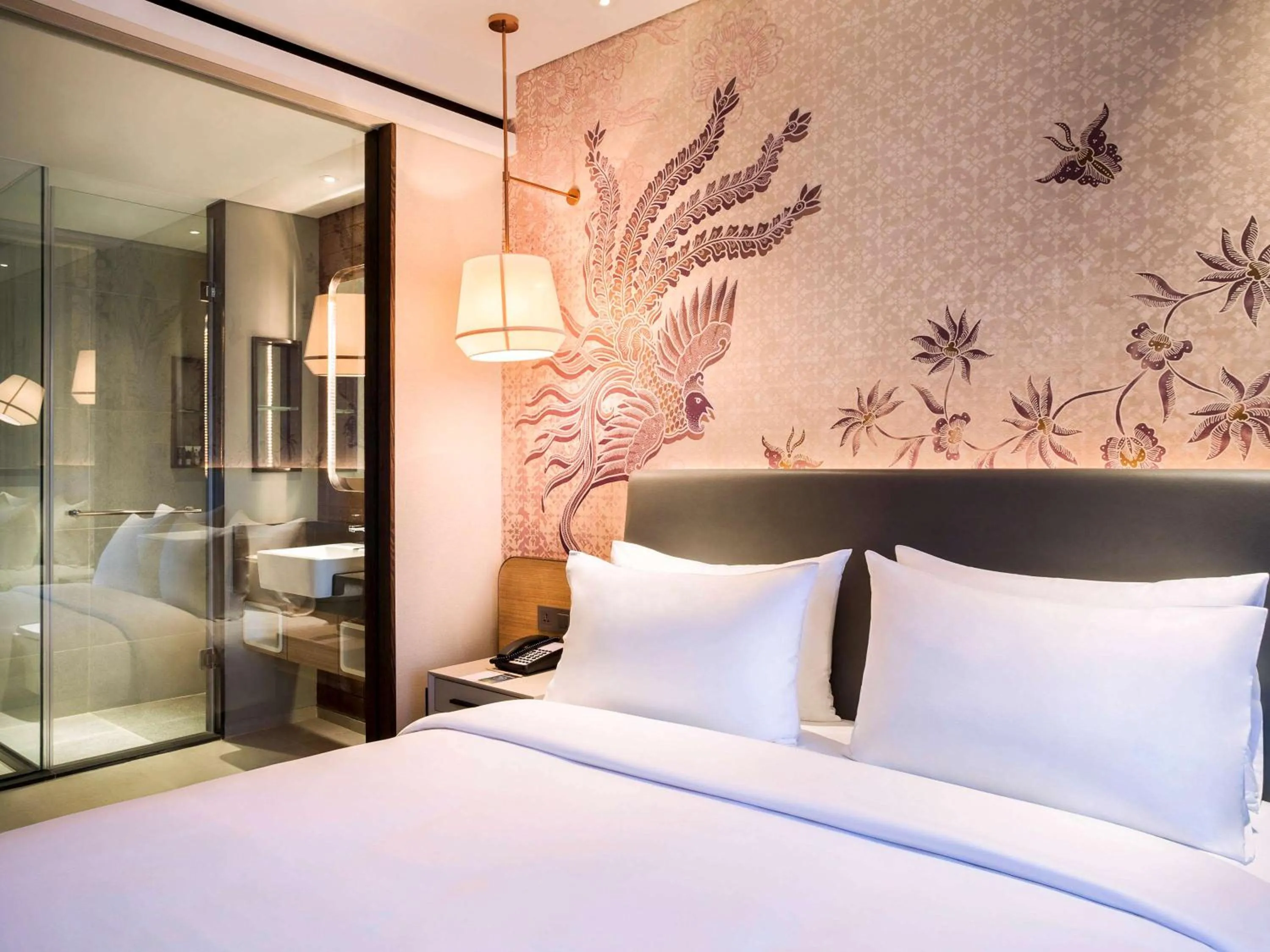 Photo of the whole room, Bed in Mercure Jakarta Gatot Subroto