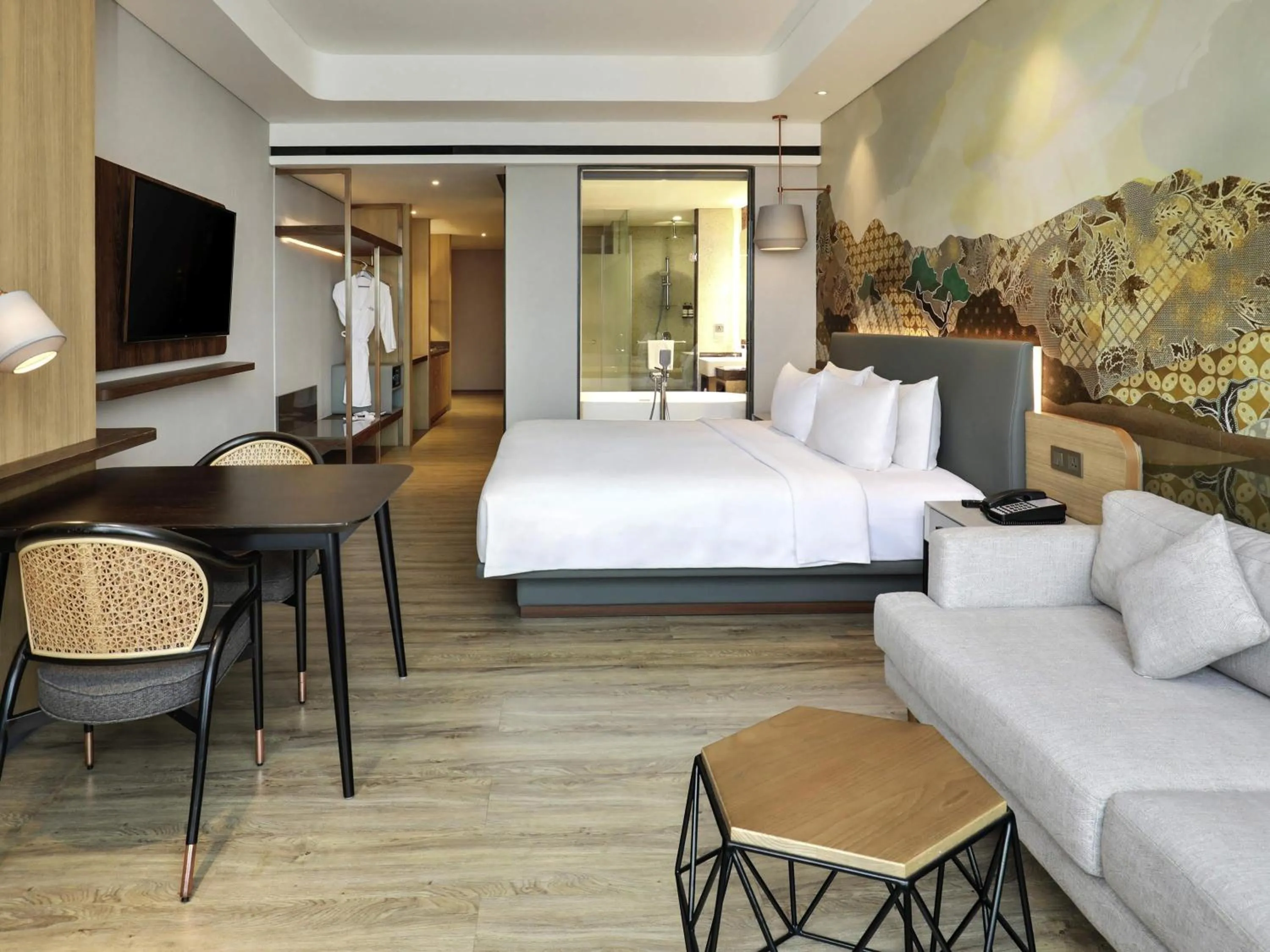 Photo of the whole room, Bed in Mercure Jakarta Gatot Subroto