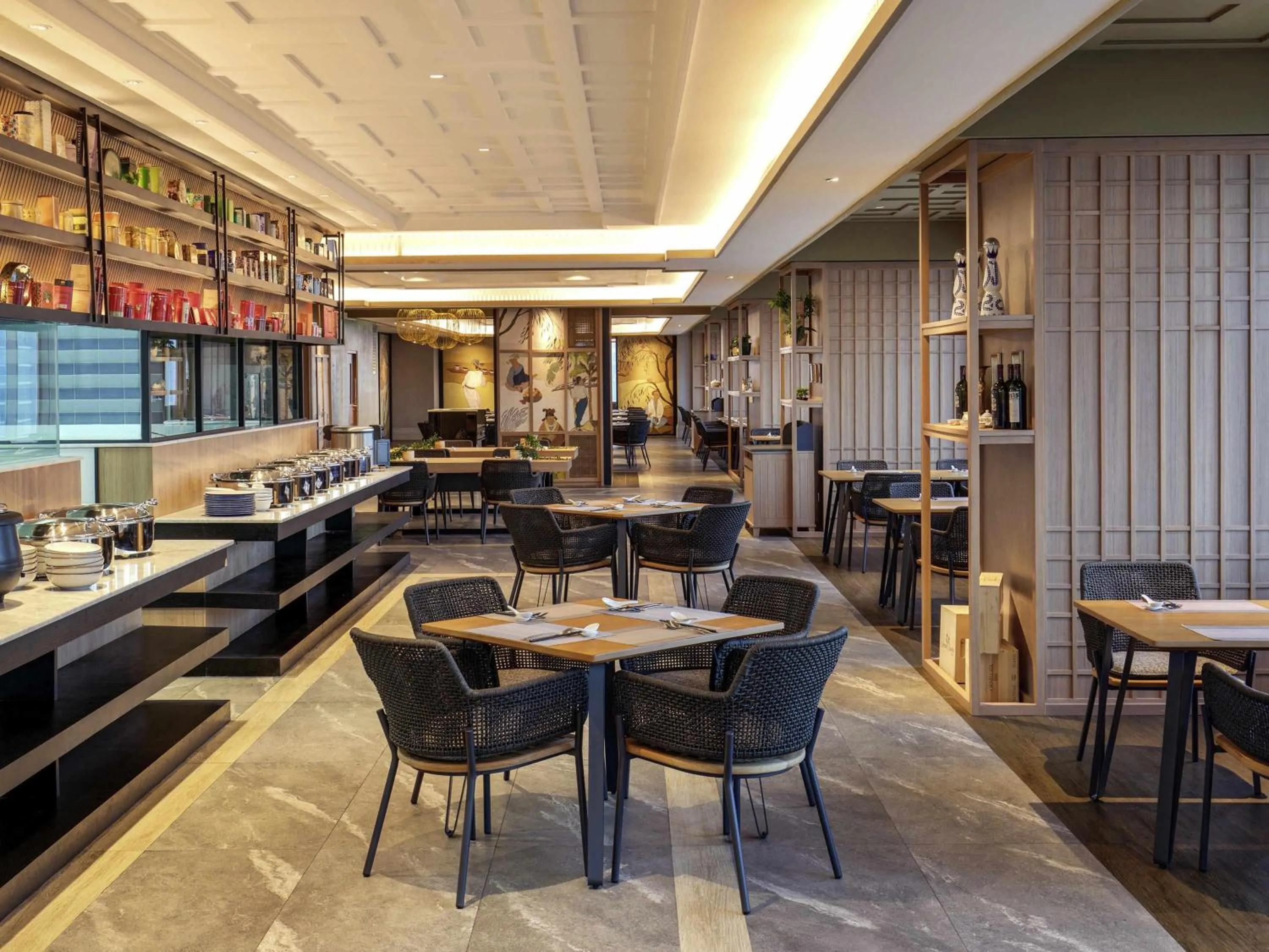 Restaurant/places to eat in Mercure Jakarta Gatot Subroto