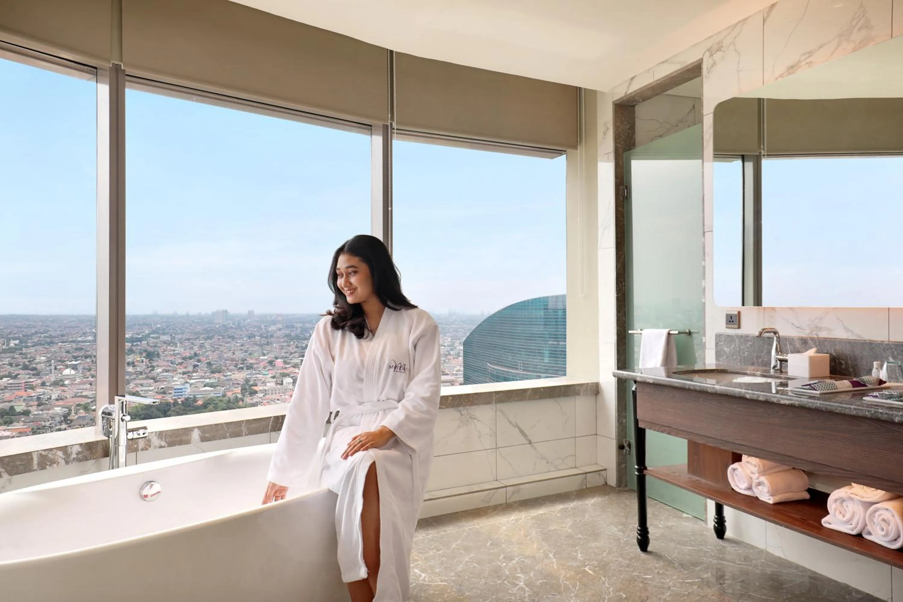 Bathroom in Mercure Jakarta Gatot Subroto
