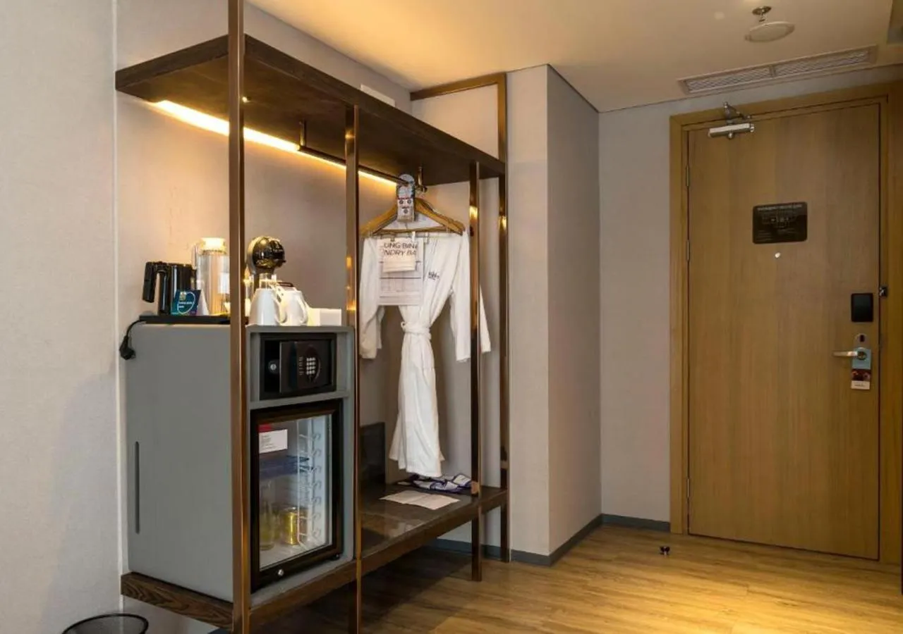 wardrobe in Mercure Jakarta Gatot Subroto