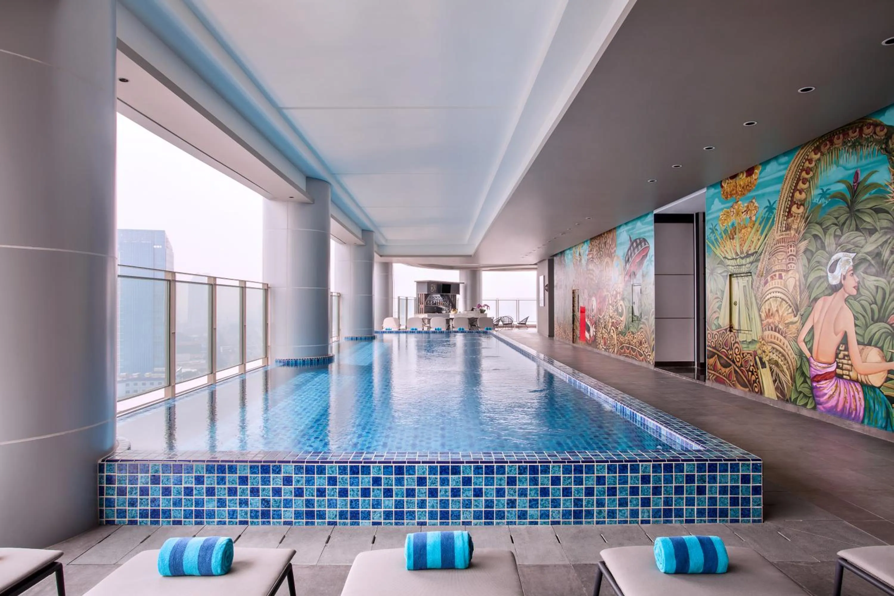 Swimming pool in Mercure Jakarta Gatot Subroto