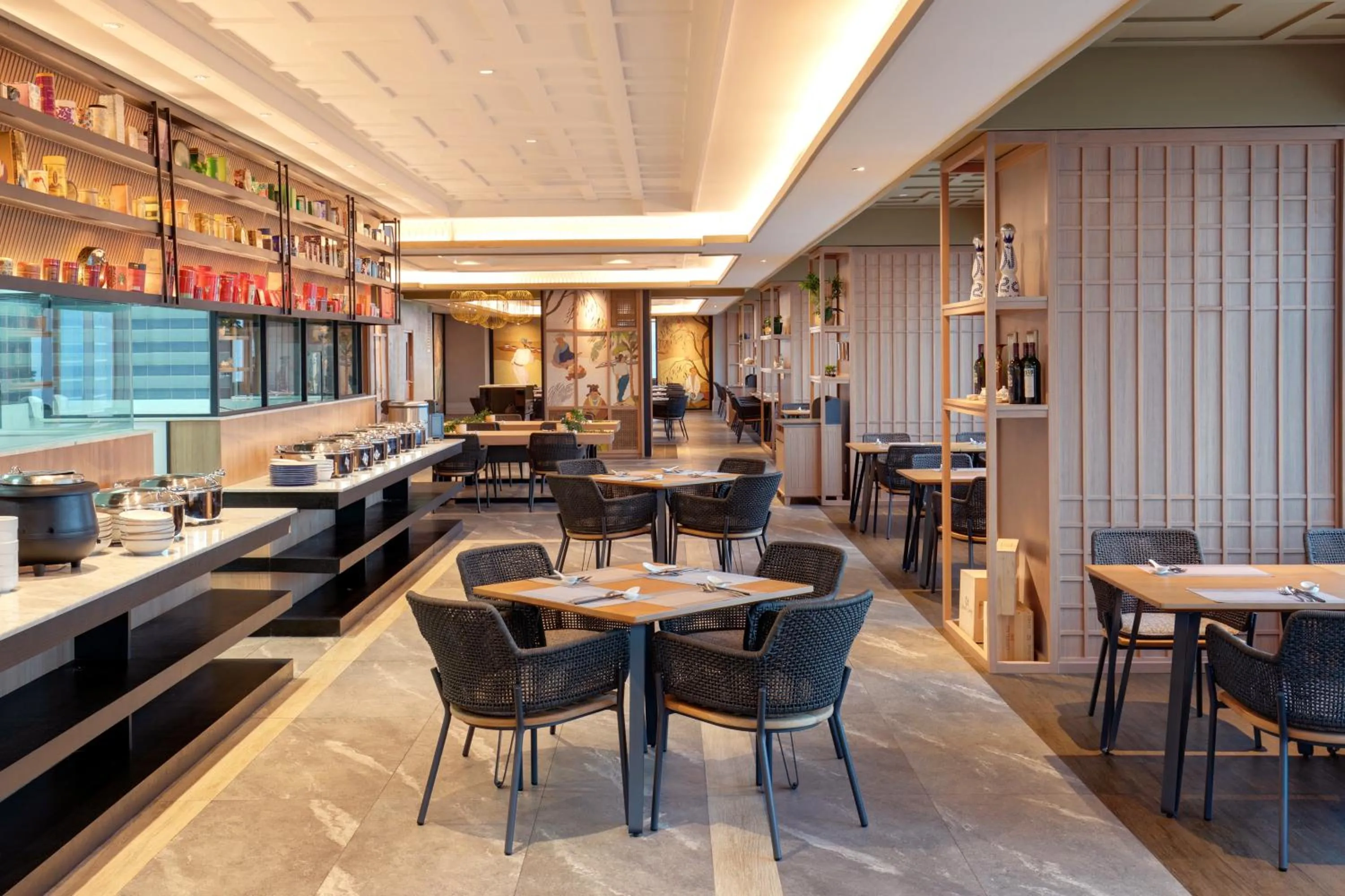 Restaurant/places to eat in Mercure Jakarta Gatot Subroto