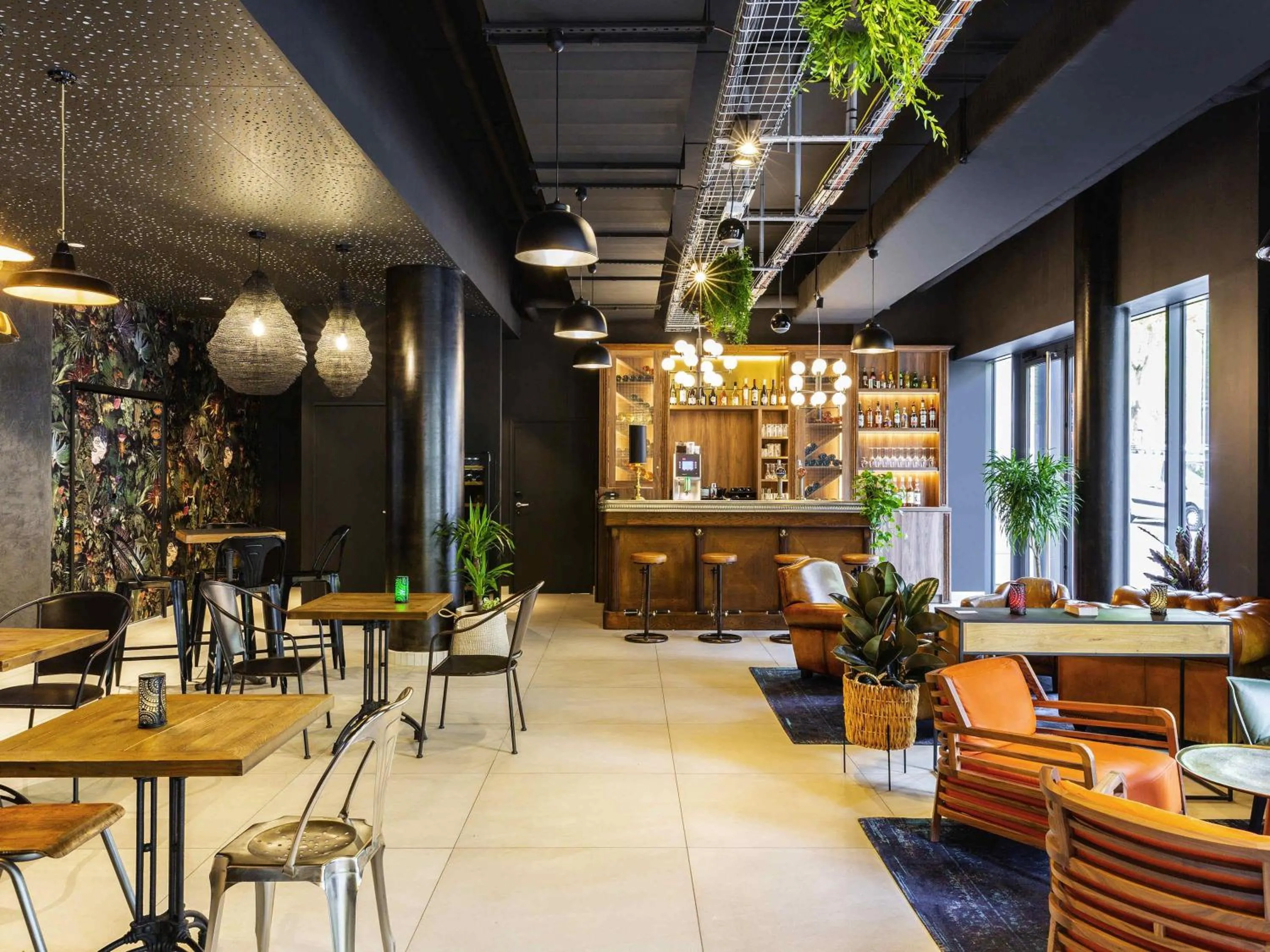 Lounge or bar in ibis Styles Puteaux Paris La Defense