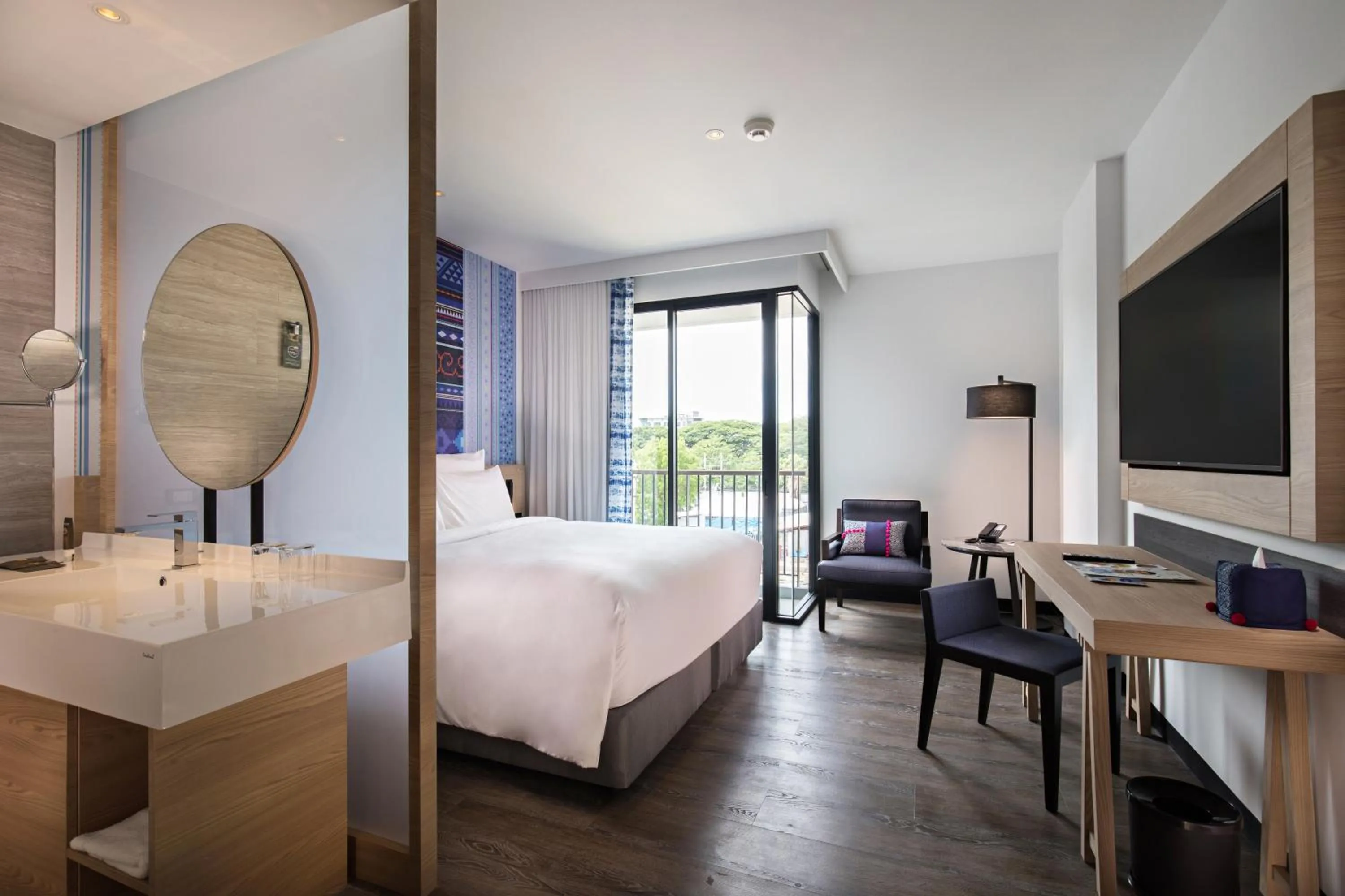 Balcony/Terrace, Bed in Novotel Chiangmai Nimman Journeyhub