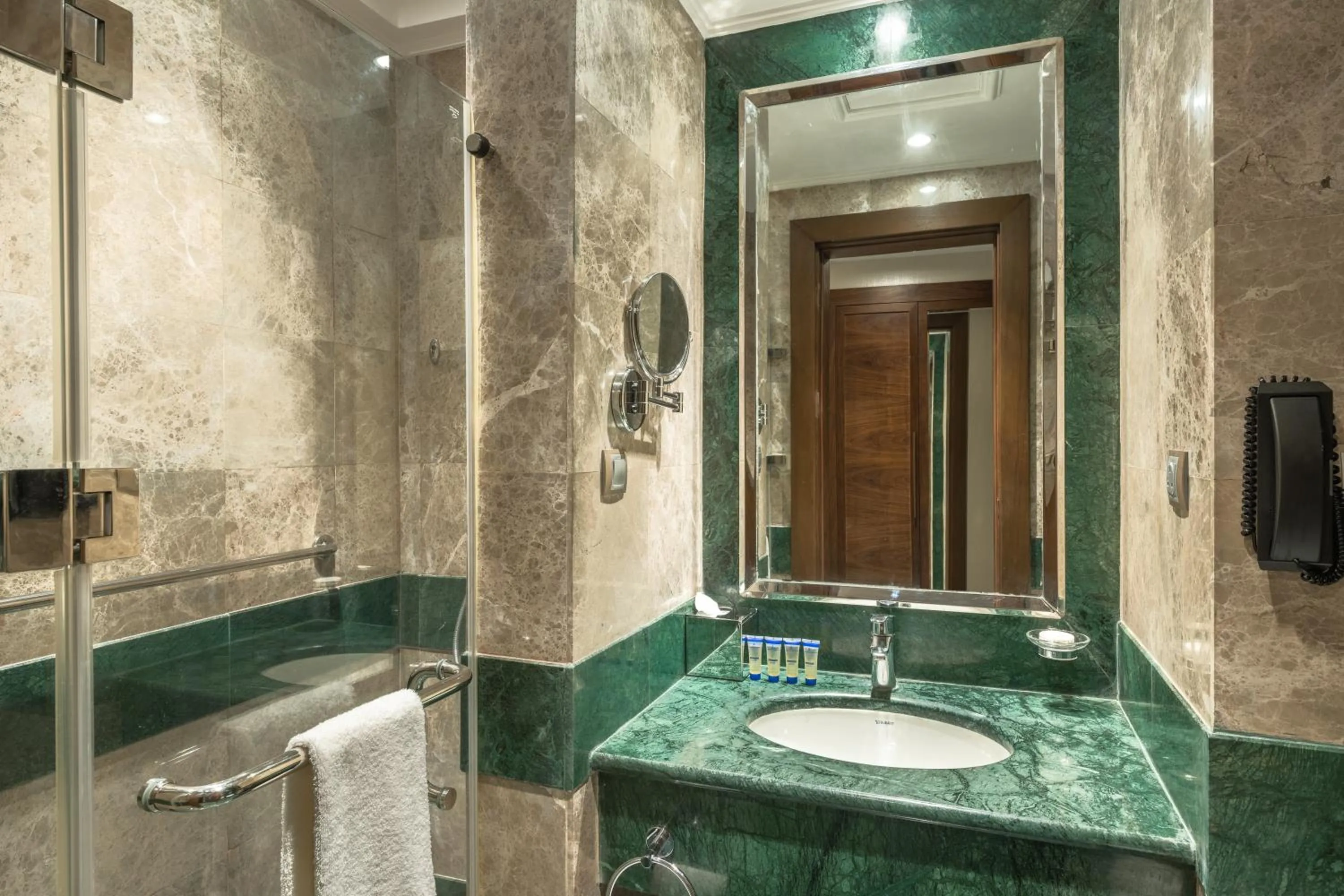 Bathroom in Copthorne Makkah Al Naseem