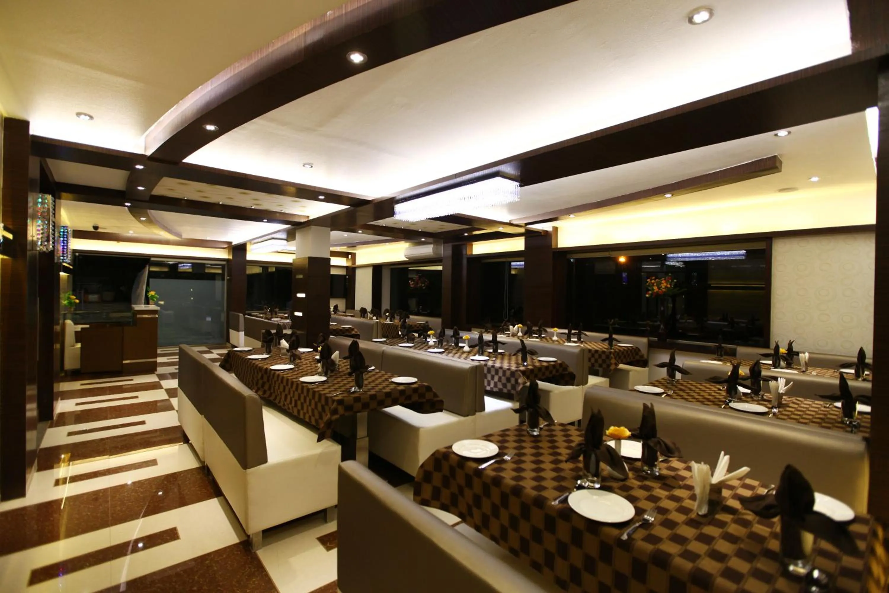 Restaurant/places to eat in Atithi The Hotel