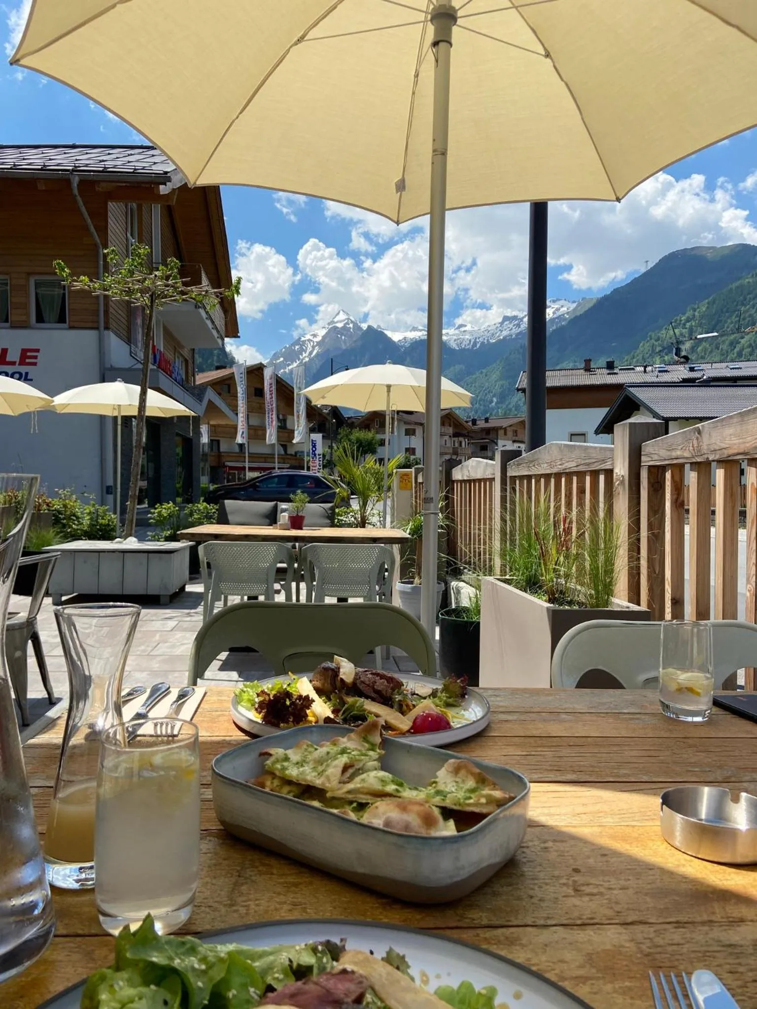 Garden in Mountain Hotel Luis