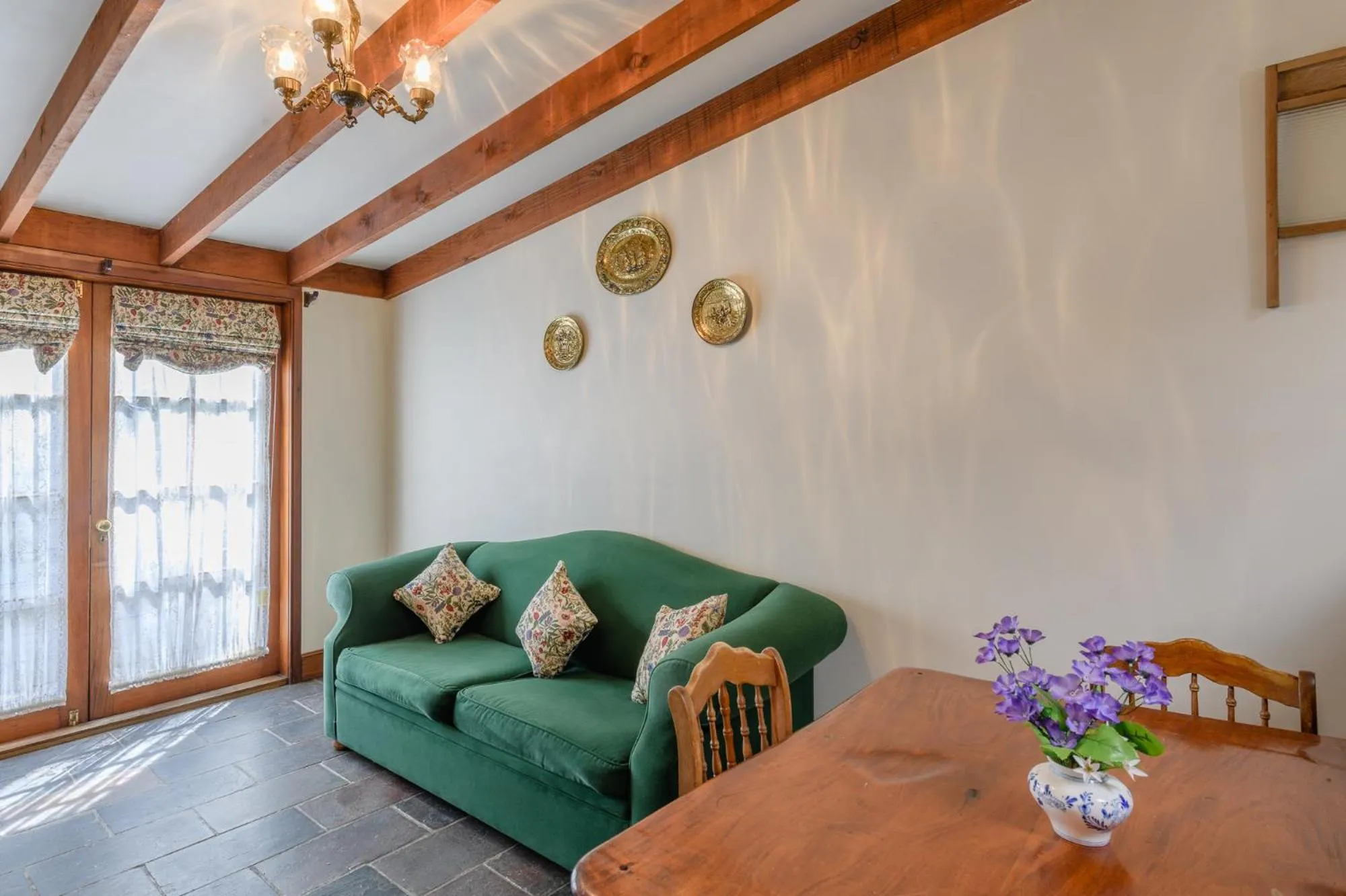 BRIDGE COTTAGES Sargeants & Armoury Cottages 1823 - HISTORY & CHARM