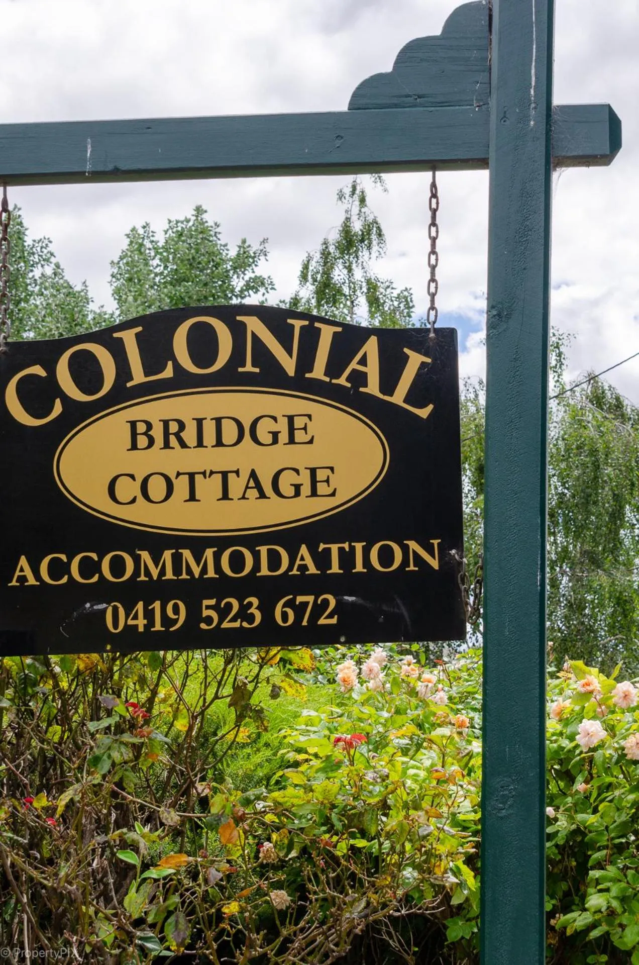 BRIDGE COTTAGES Sargeants & Armoury Cottages 1823 - HISTORY & CHARM